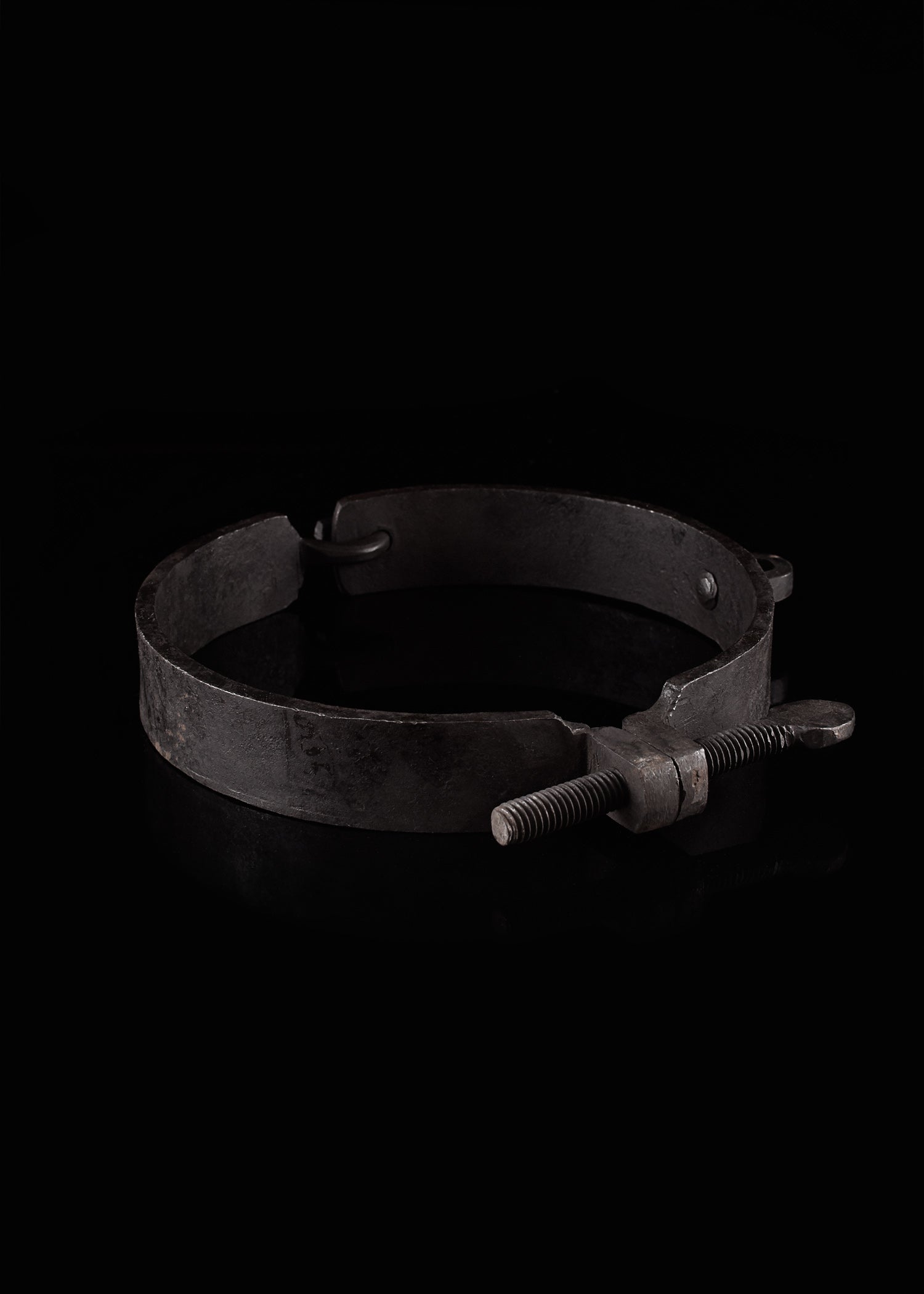 Imagen única de: Puño De Cuello Medieval, Forjado A Mano.
