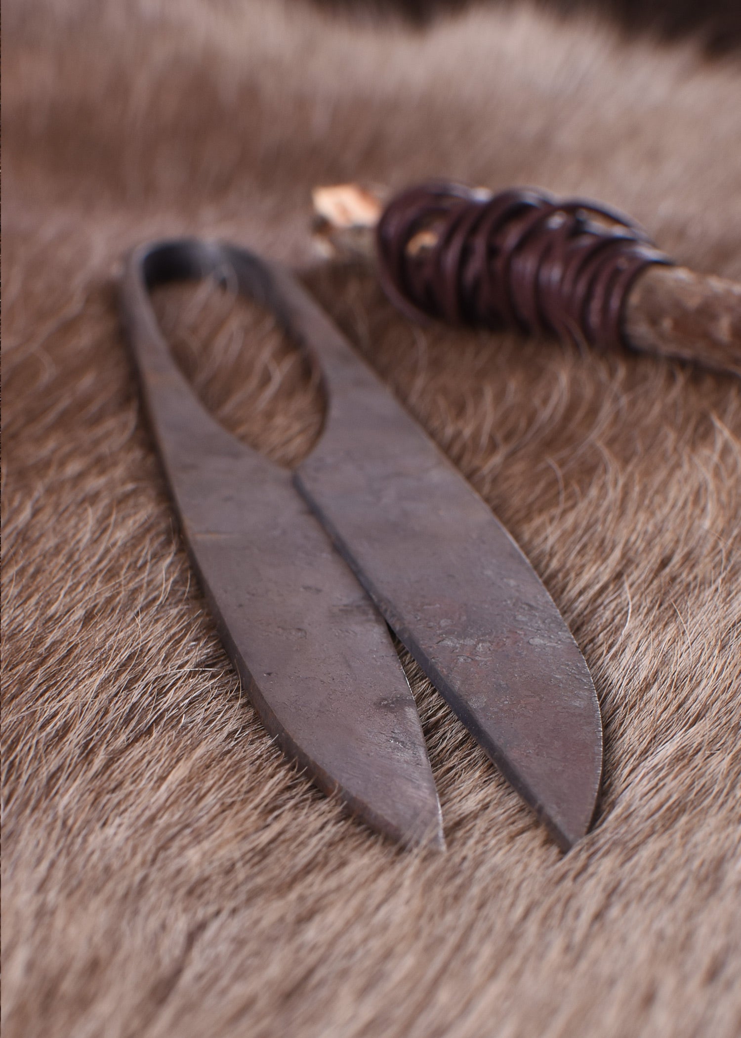 Imagen única de: Tijeras De Planchar Medievales De Acero Para Muelles, Forjadas A Mano.