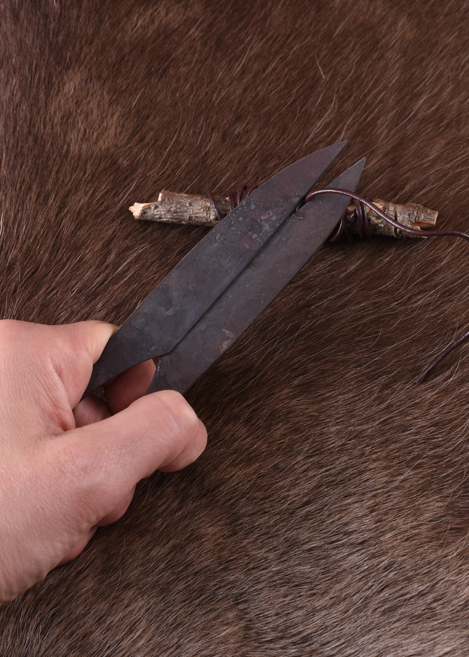 Imagen única de: Tijeras De Planchar Medievales De Acero Para Muelles, Forjadas A Mano.