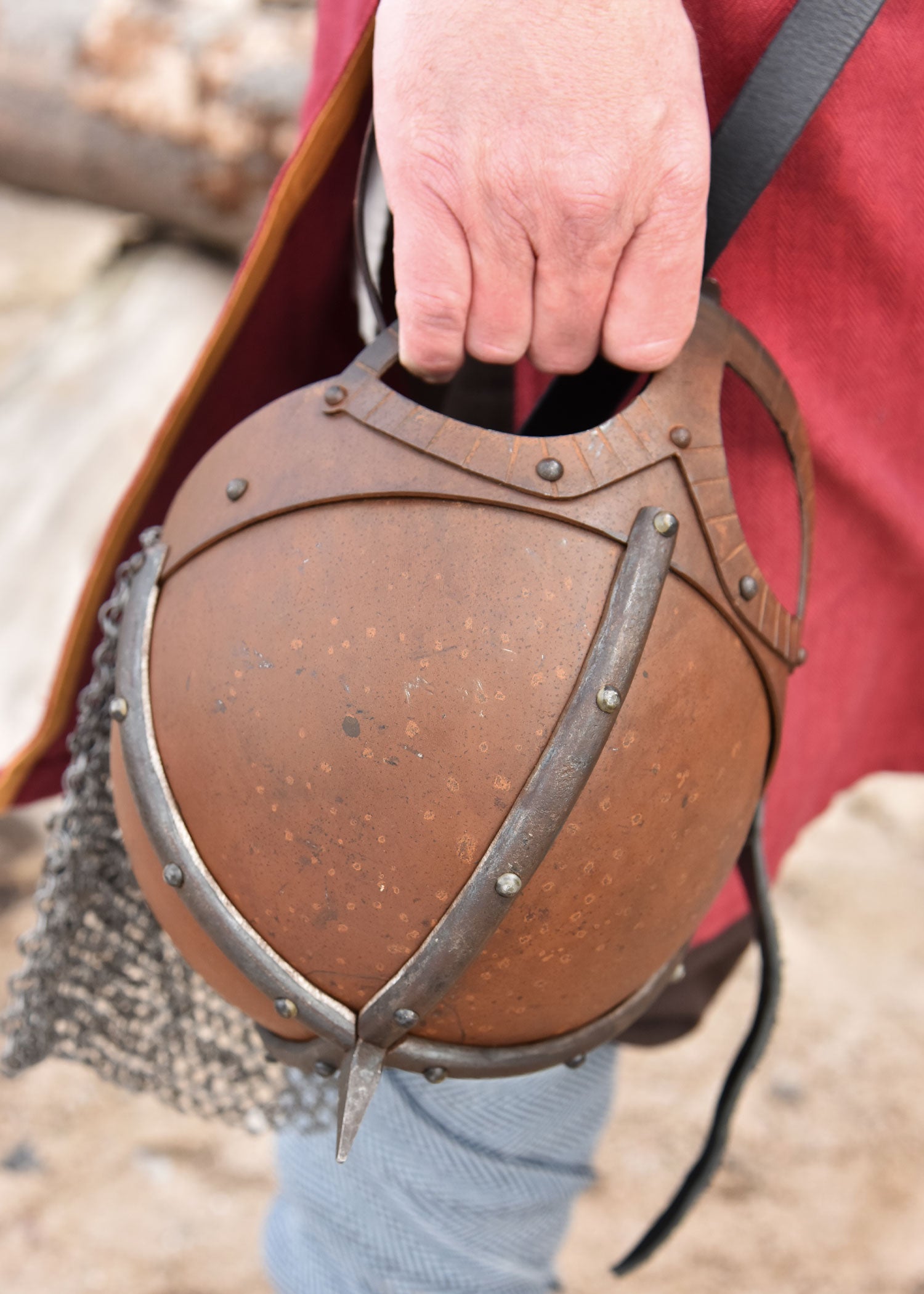 Imagen única de: El Casco Gjermundbu Con Casco Remachado, Acero De 2 Mm