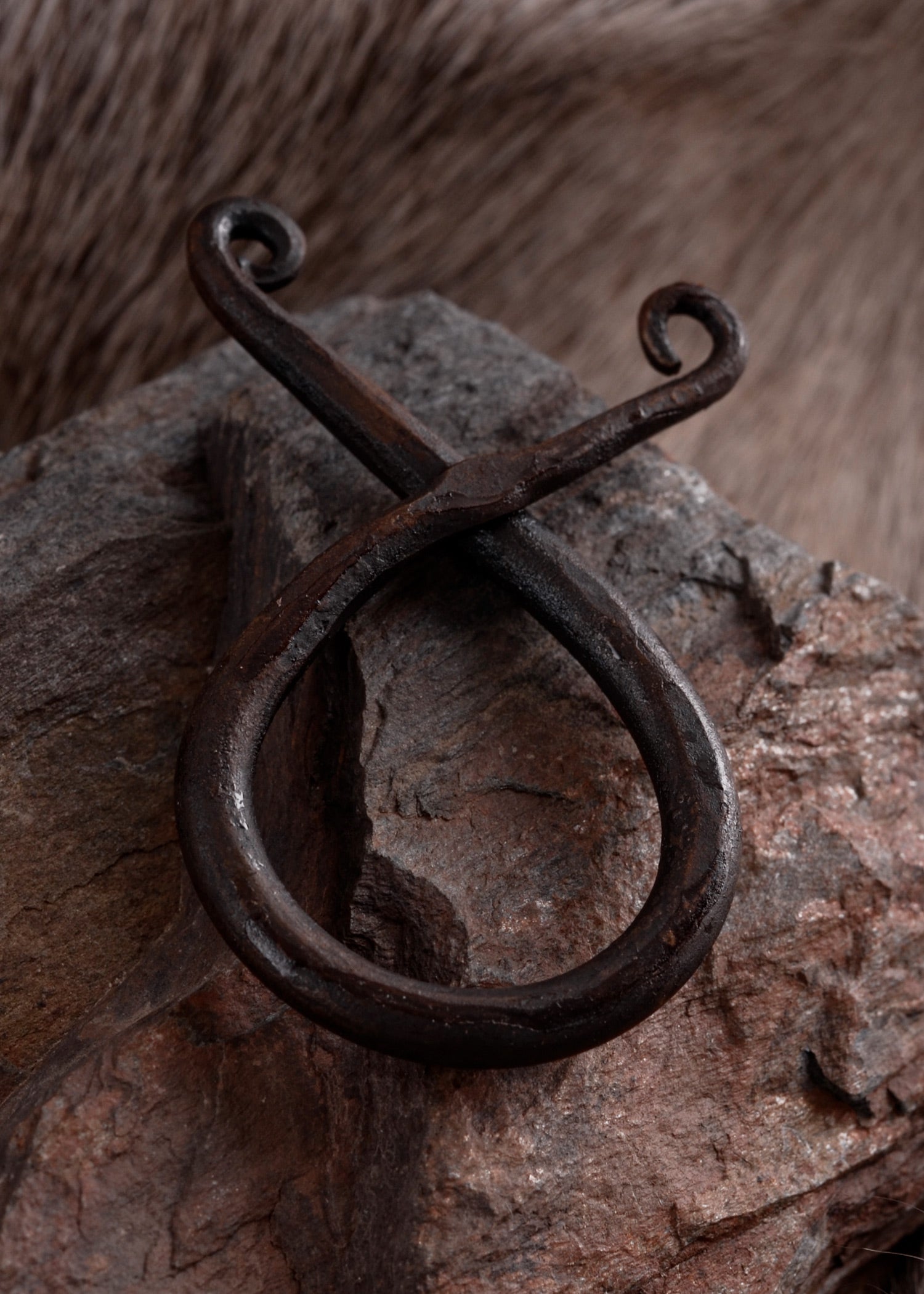 Imagen única de: Colgante Cruz Troll De Hierro