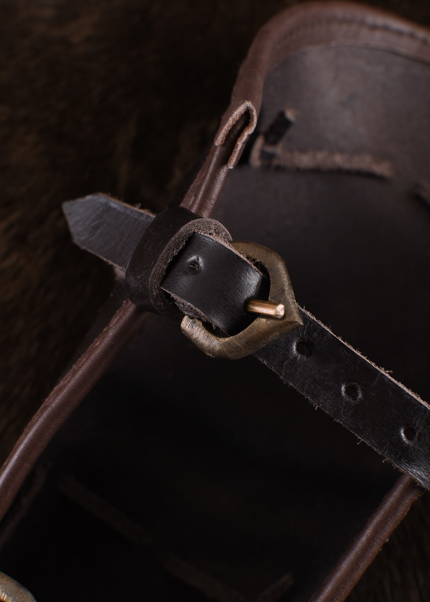 Protector De Brazo Fabricado En Acero Y Cuero. 6