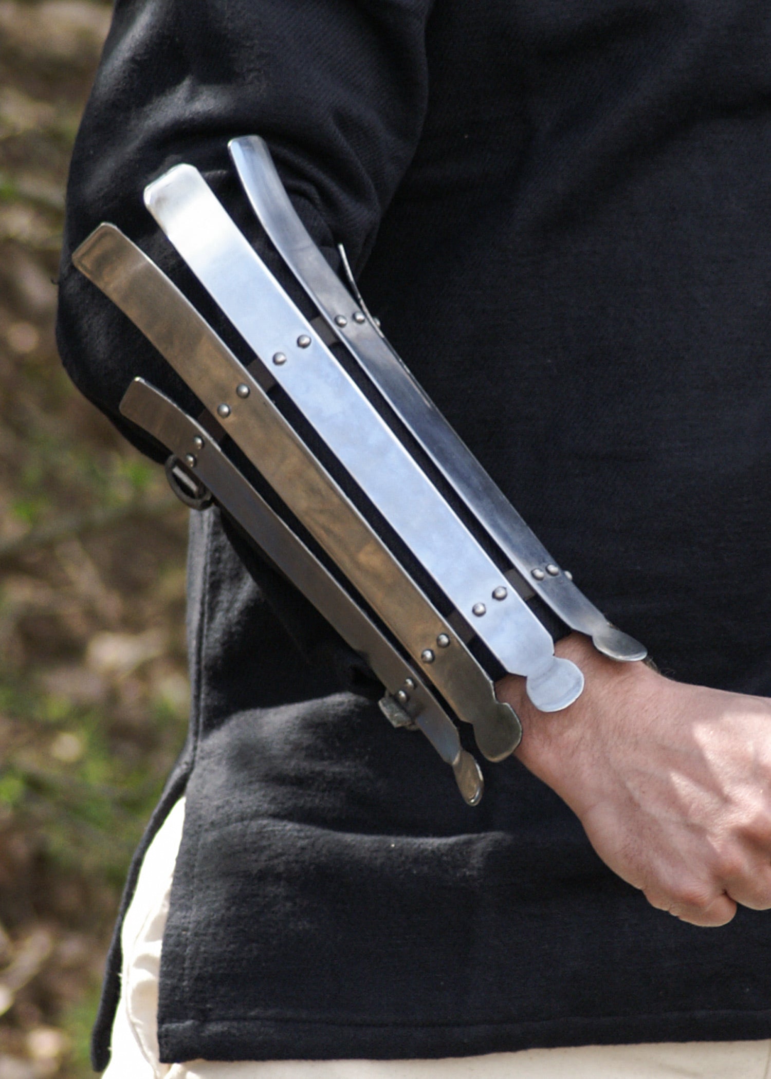 Imagen única de: Protector De Brazo Vikingo, Acero De 2 Mm.