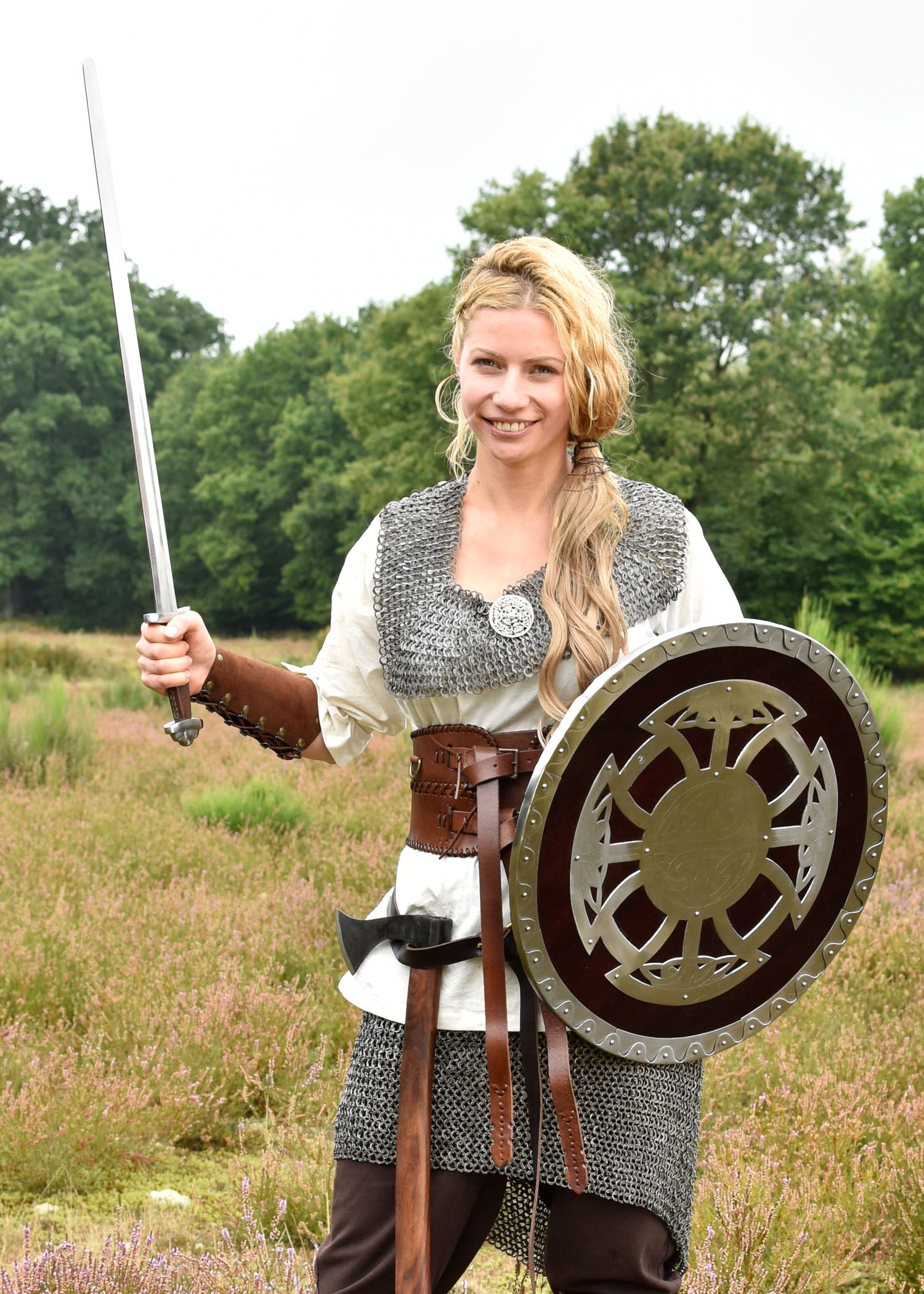 Escudo Vikingo Redondo, Madera Con Herrajes De Acero. 2