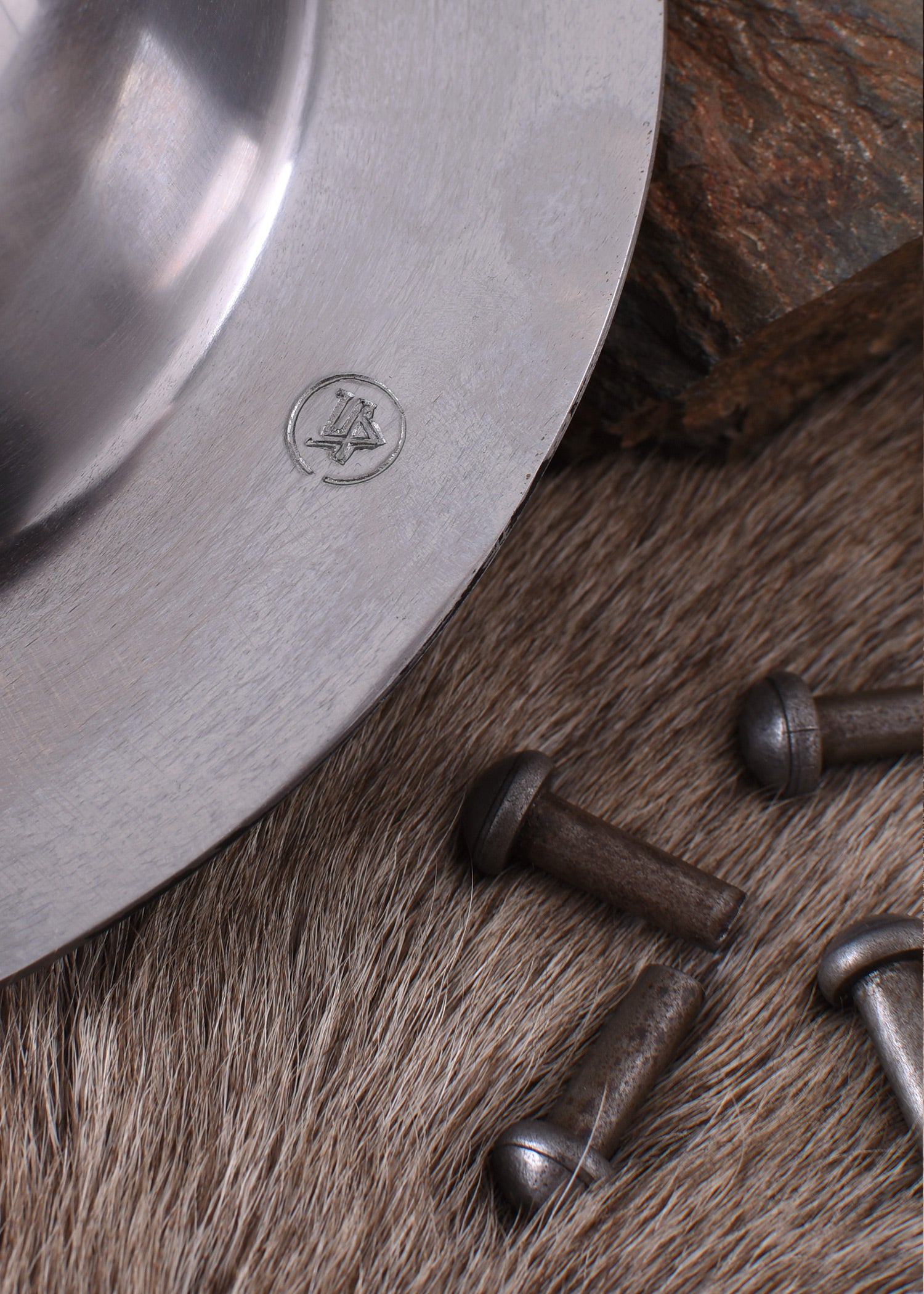 Imagen única de: Protuberancia De Escudo Grande, Acero De 2 Mm, Adecuada Para Uso En Combate.