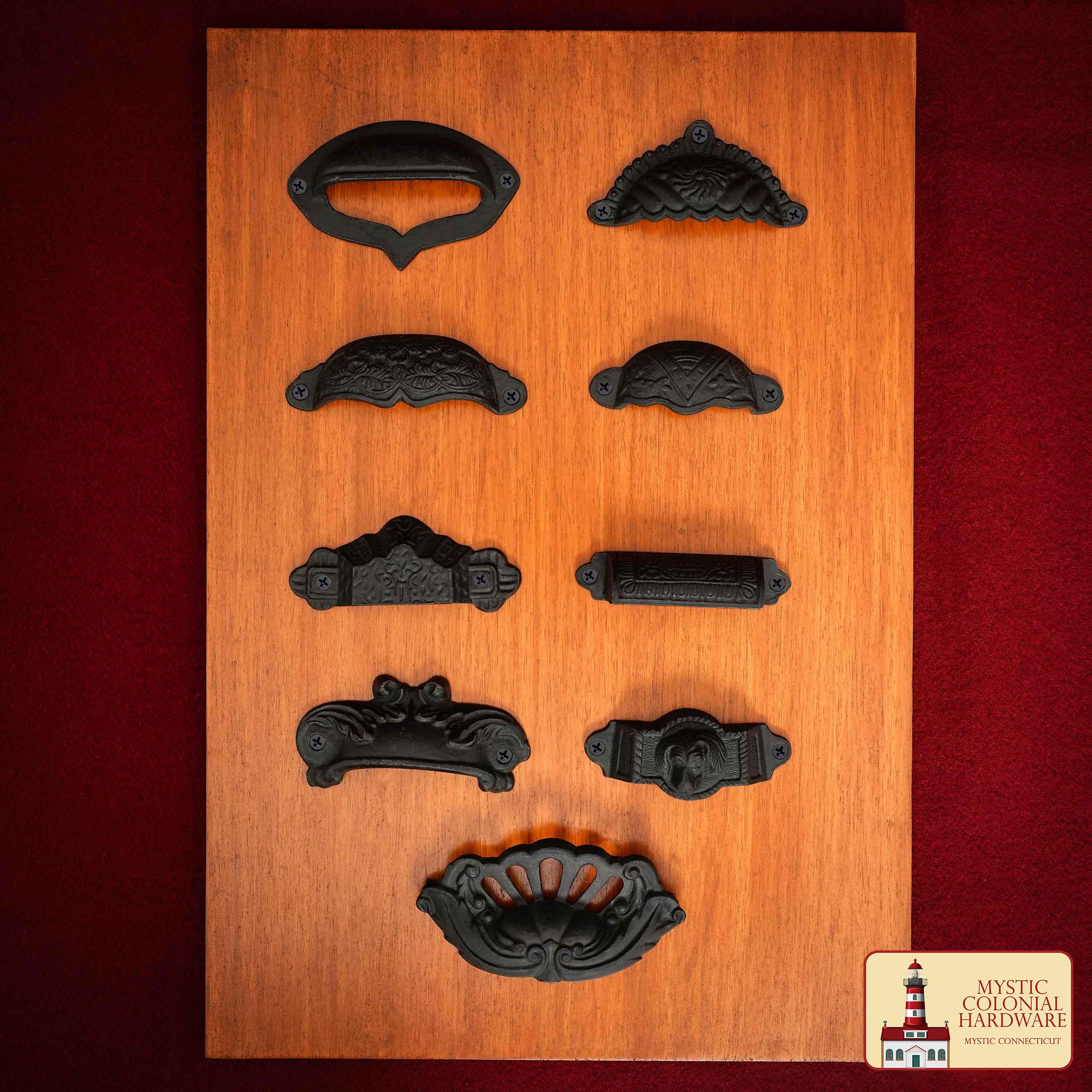 Imagen única de: Tiradores Rústicos de Hierro Fundido para Cajones Tiradores para Armarios: Ideales para Ambientes Victorianos, Coloniales, Retro, Steampunk, Góticos, Barrocos y Medievales, (10.5x3.5) Cm