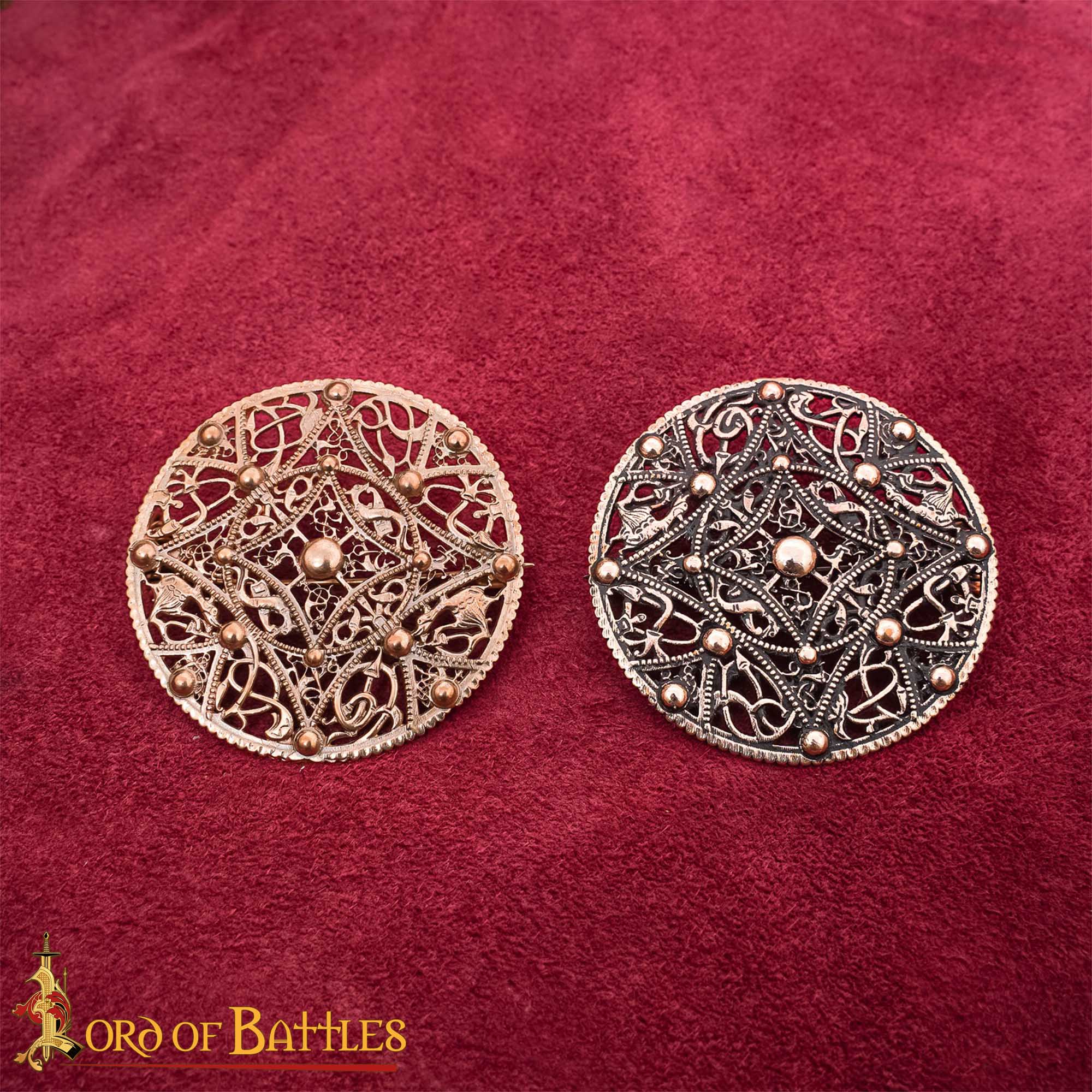 Imagen única de: Broche de Disco Redondo de Bronce Vikingo - Patrón de Filigrana Estilo Nórdico del Siglo X