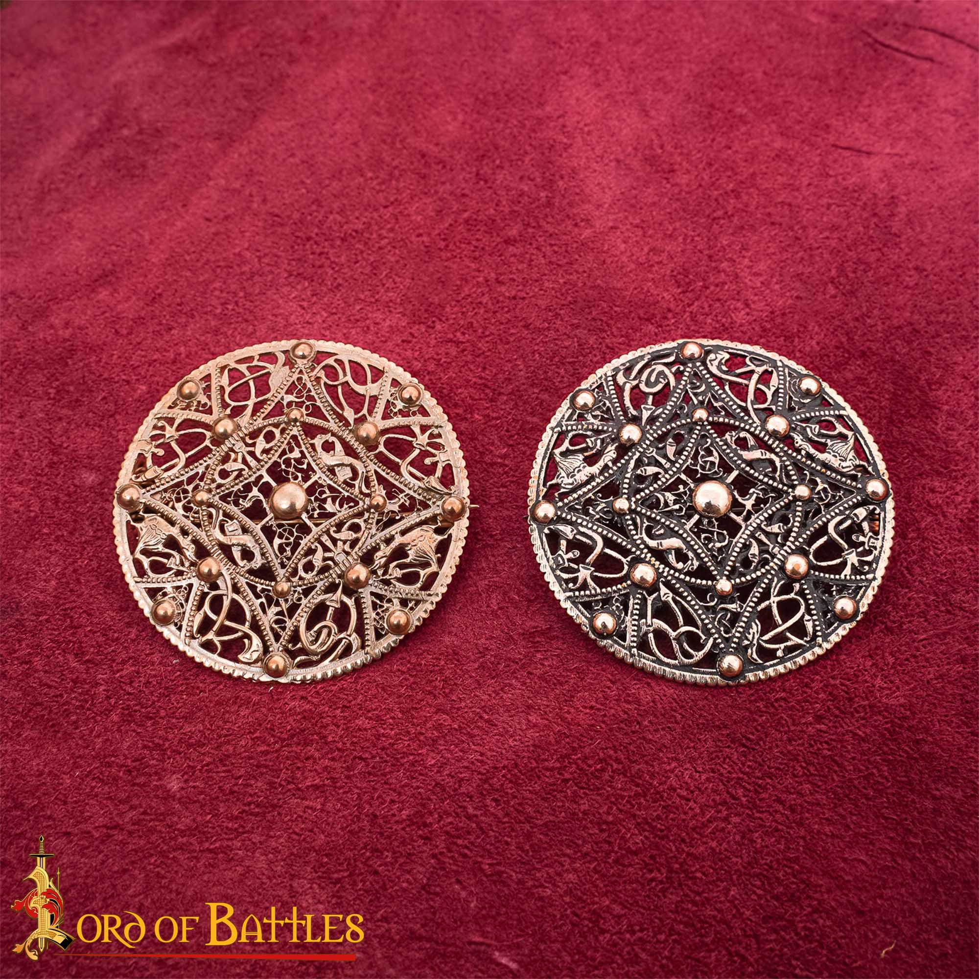 Imagen única de: Broche de Disco Redondo de Bronce Vikingo - Patrón de Filigrana Estilo Nórdico del Siglo X