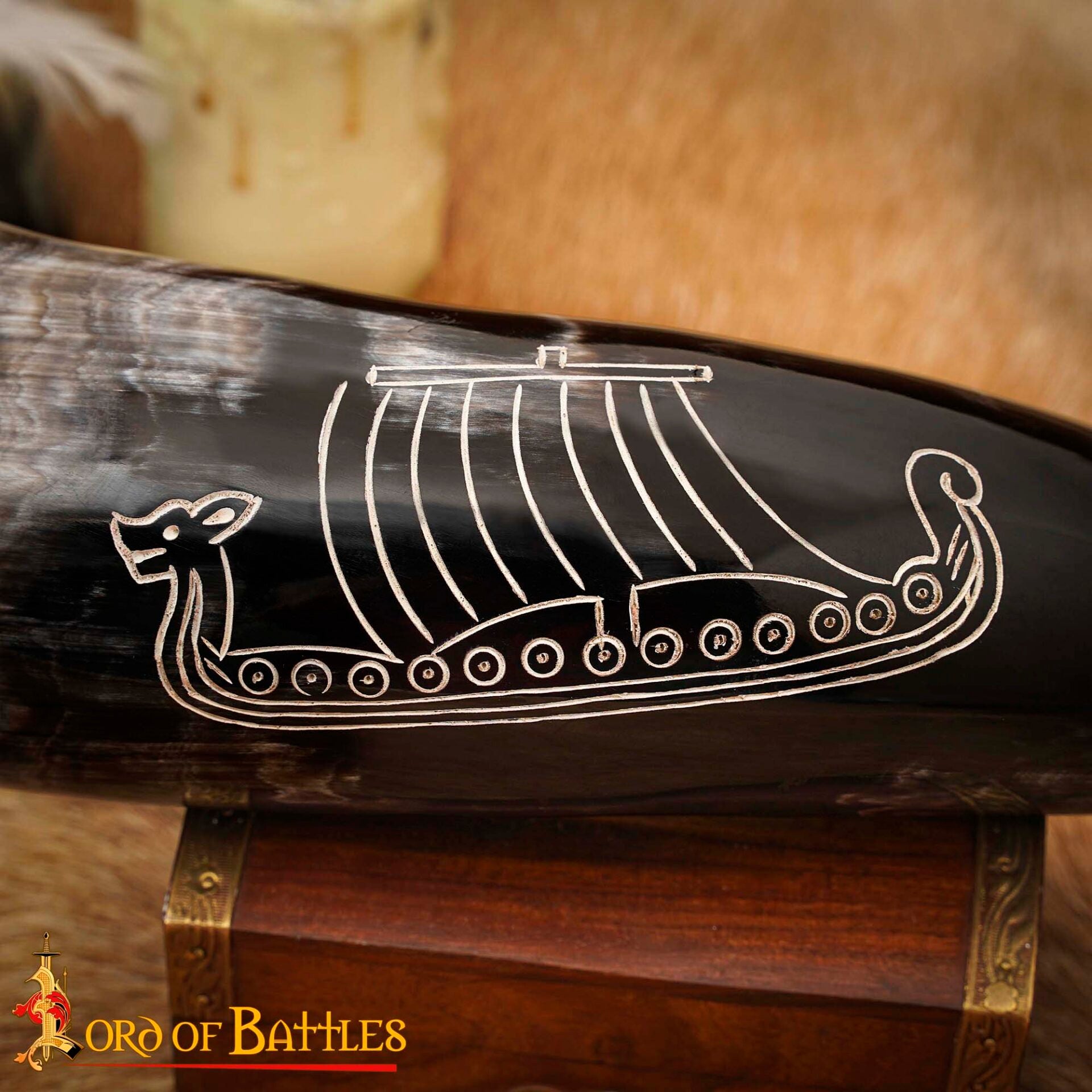 Imagen única de: Cuerno Vikingo Artesanal con Grabado Longship