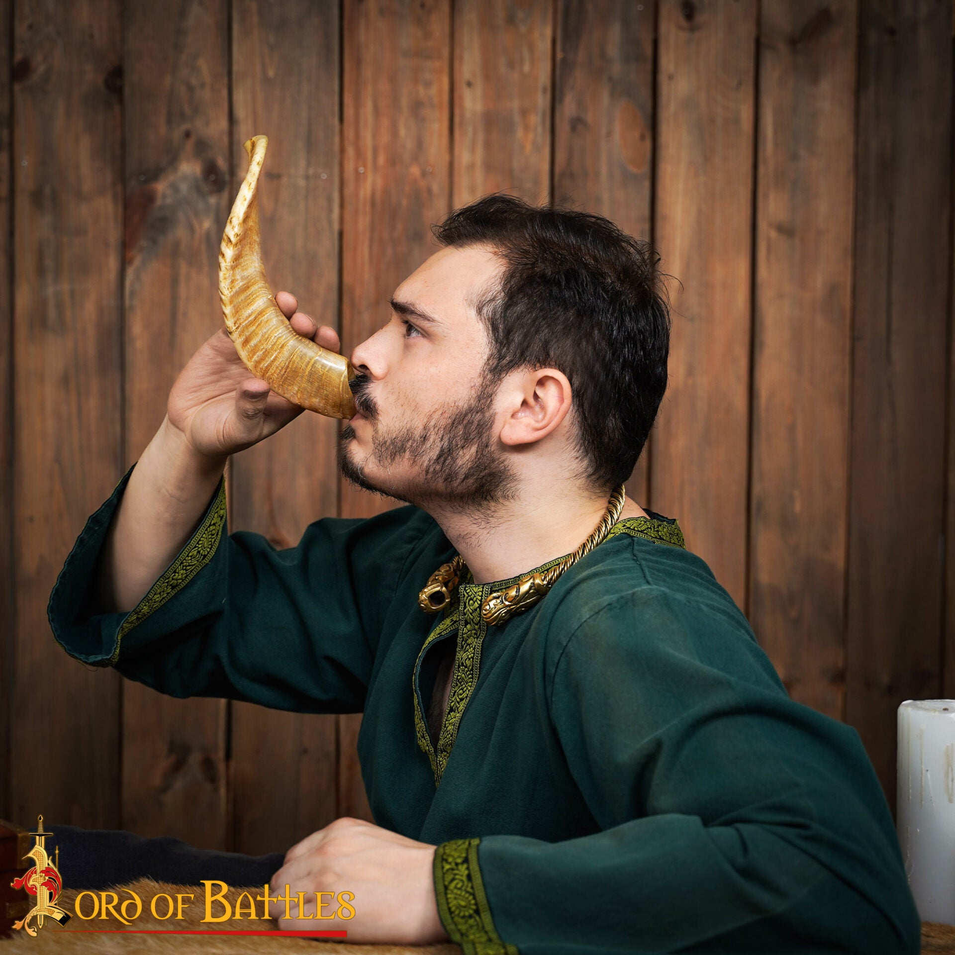 Imagen única de: Vaso para Beber de Cuerno Natural de Oveja Vikingo Hecho a Mano