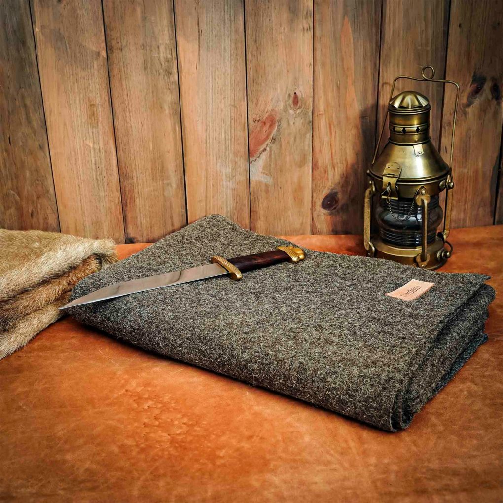 Imagen única de: Manta de Lana de Tejido Tradicional Medieval