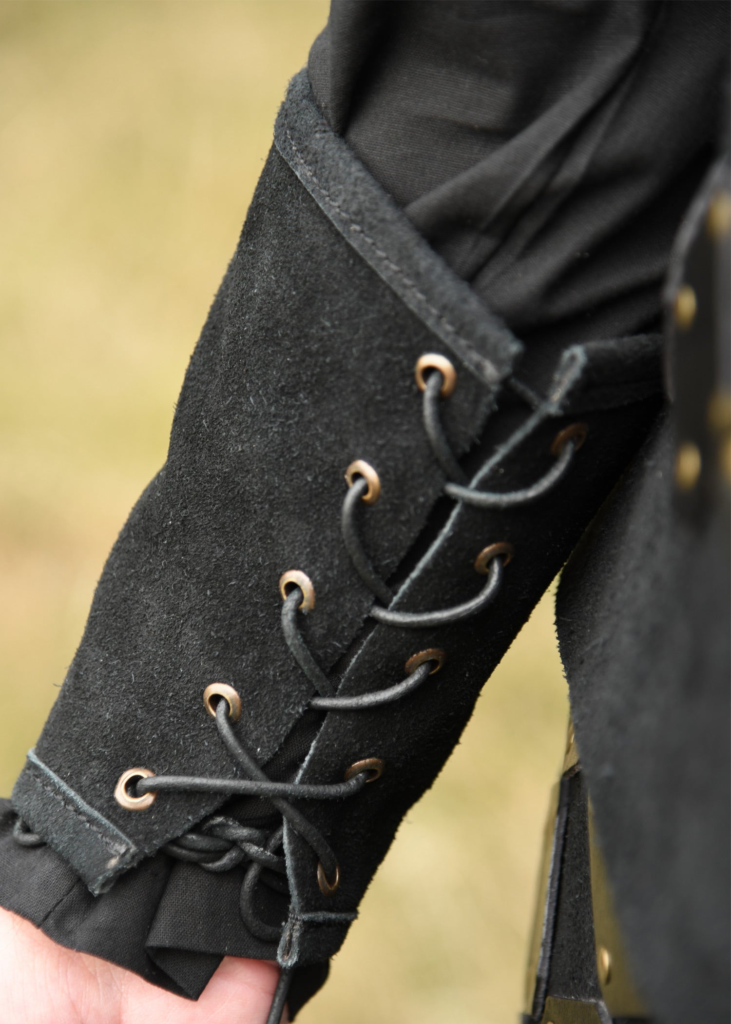 Imagen única de: Manguitos De Ante Vares, Negro