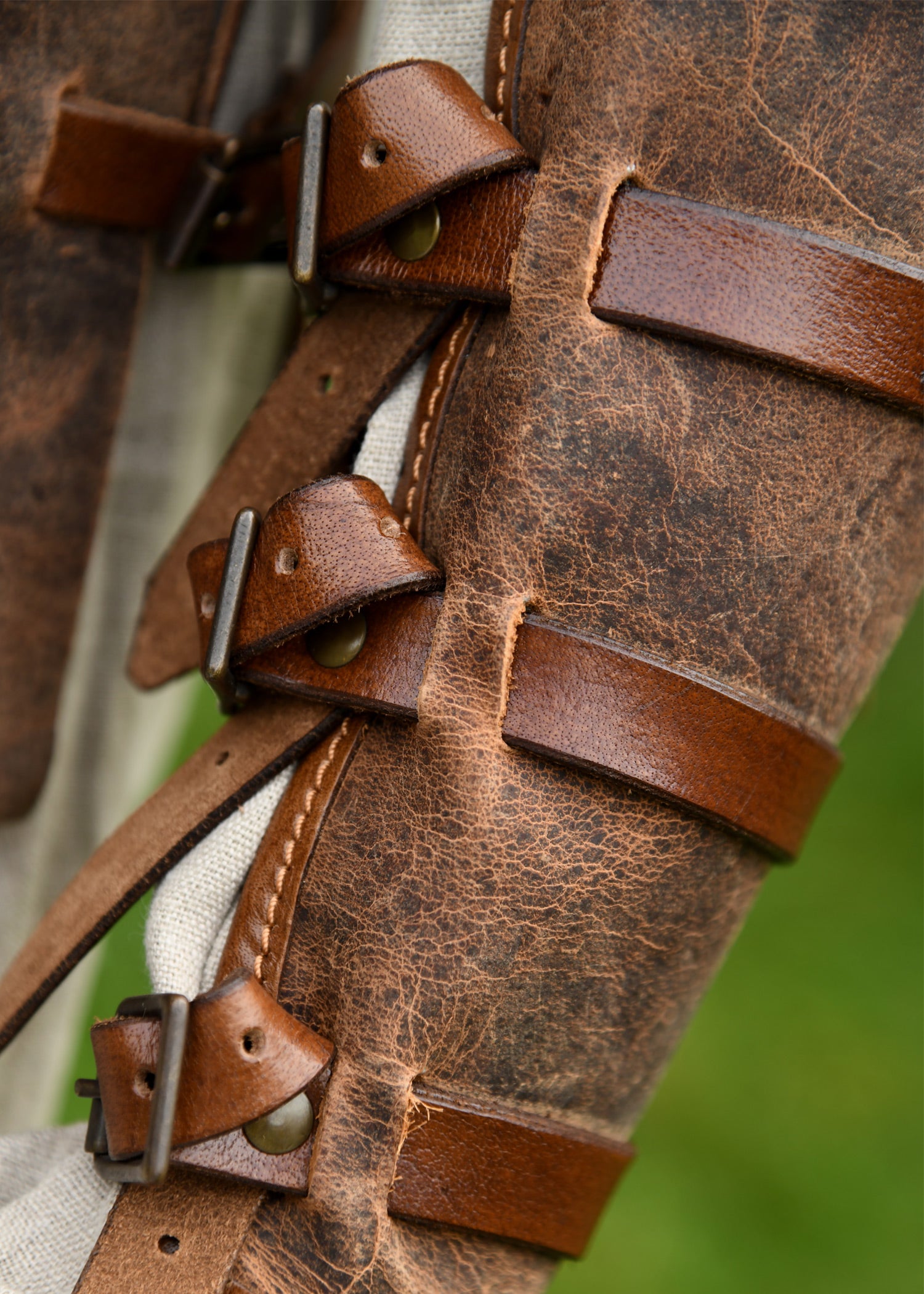 Imagen única de: Protectores De Brazos Sindri De Cuero Engrasado, Marrón