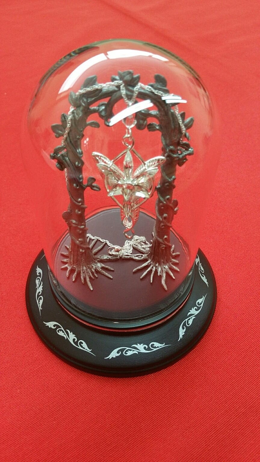 Imagen de Expositor colgante de Arwen NN9551 parte de nuestra colección en Tienda Medieval, sitio oficial.