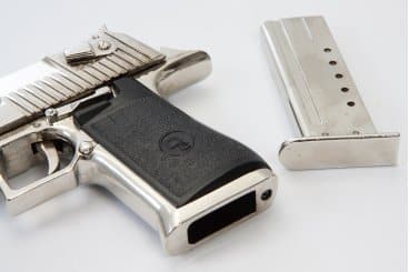 Imagen única de: Pistola Semiautomática, Usa-Israel 1982, Réplica No Funcional 1123