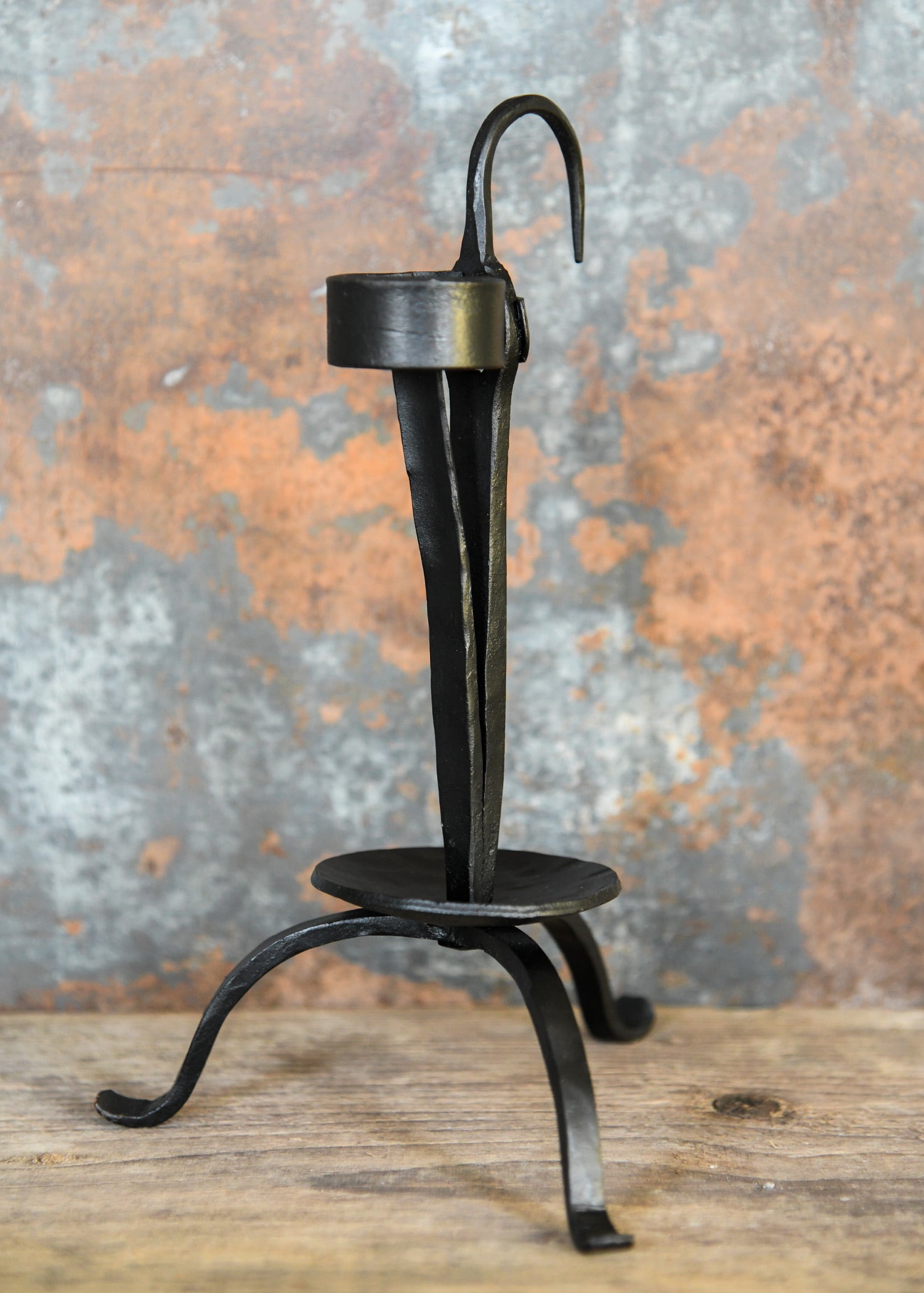 Imagen única de: Candelabro Medieval, Forjado.