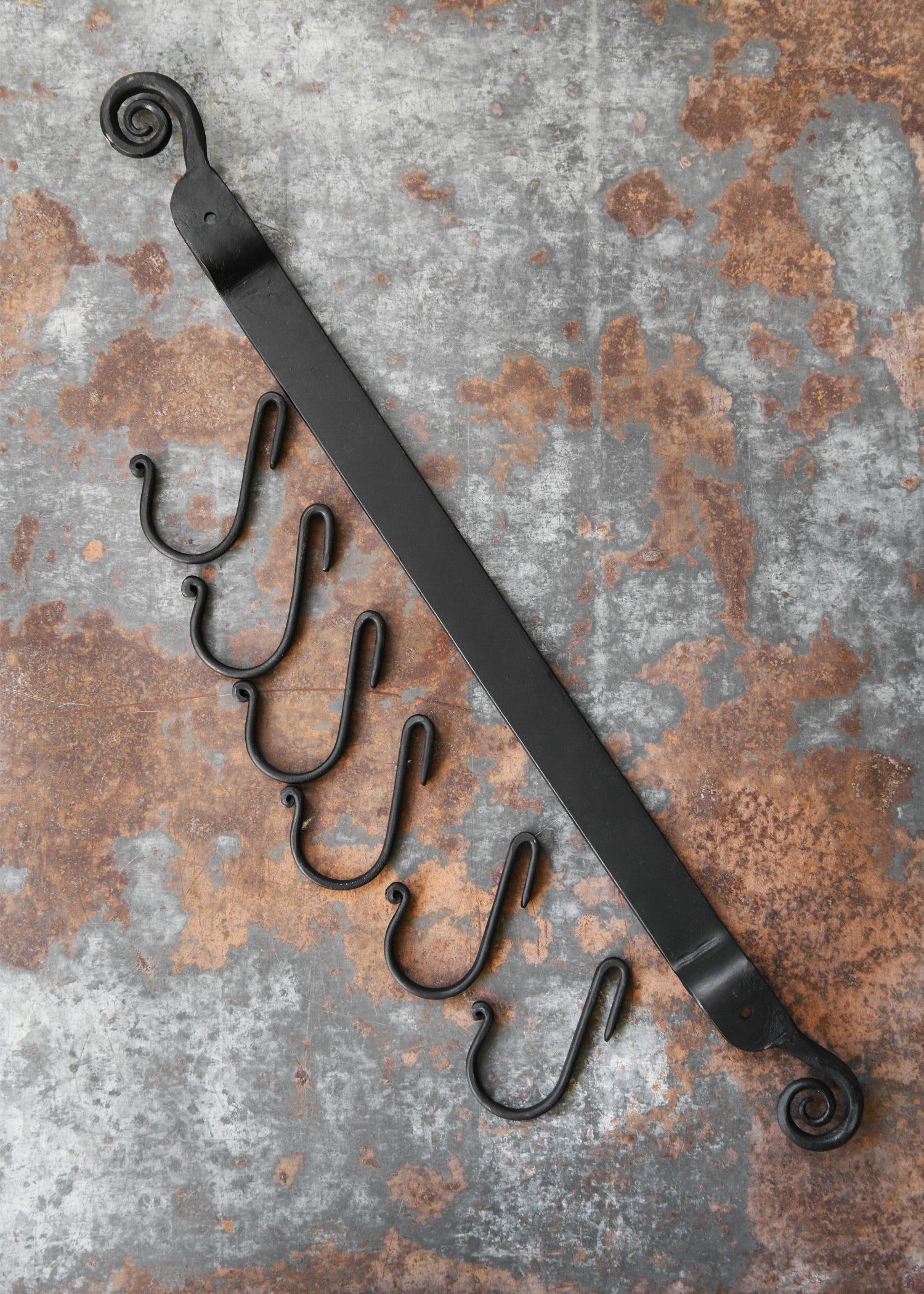 Imagen única de: Barra De Montaje En Pared Con 6 Ganchos Extraíbles.