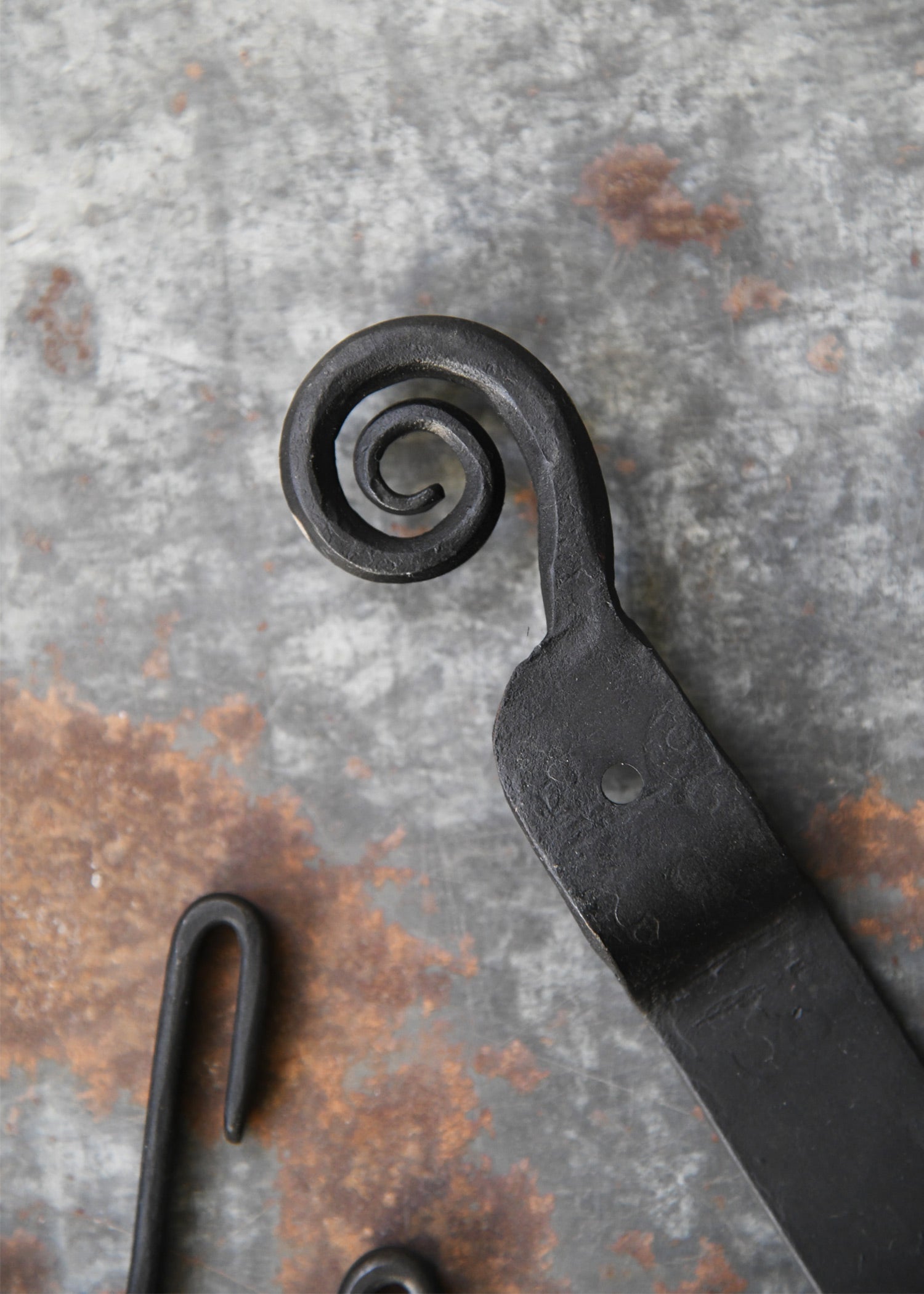 Imagen única de: Barra De Montaje En Pared Con 6 Ganchos Extraíbles.