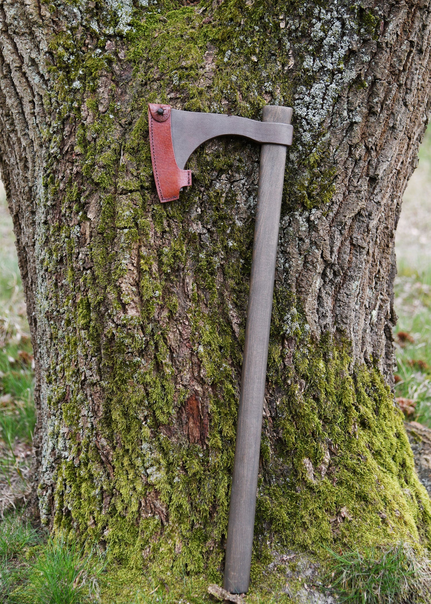Imagen única de: Hacha Barbuda, Forjada, Acabado Antiguo.