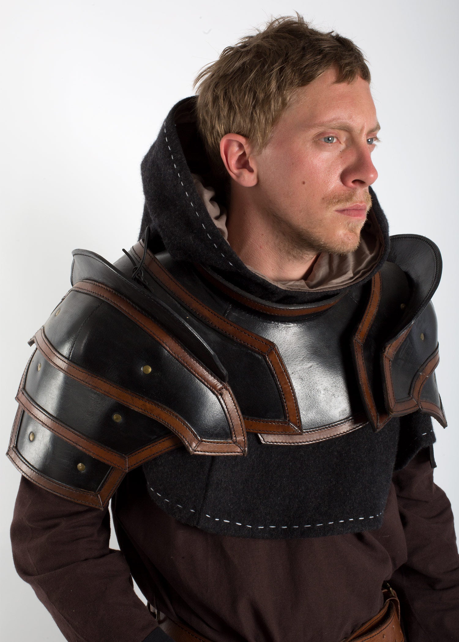 Imagen única de: Hombreras Y Cuello, Negro/marrón