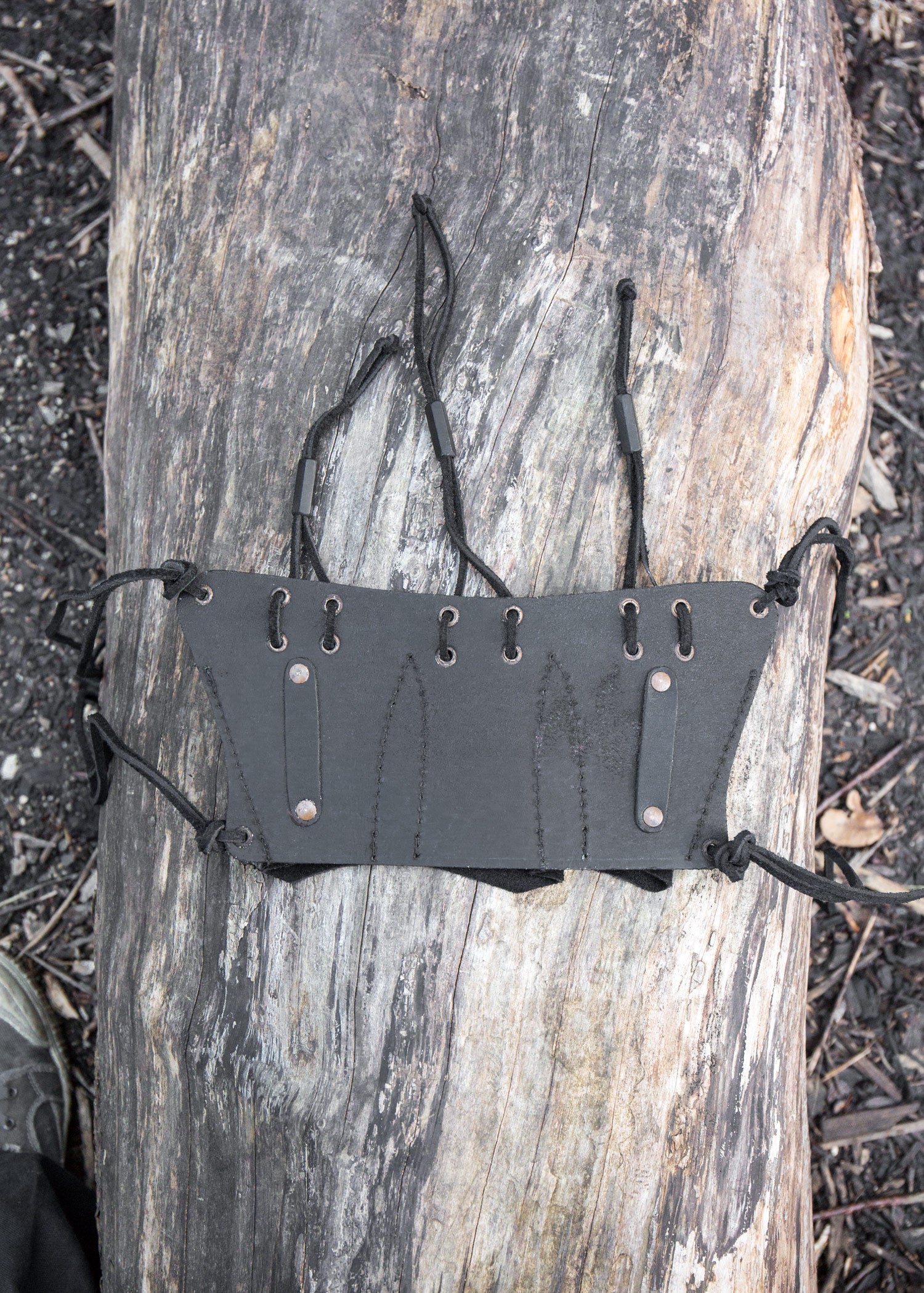 Imagen única de: Porta Cinturón De Cuero Para 3 Cuchillos Arrojadizos