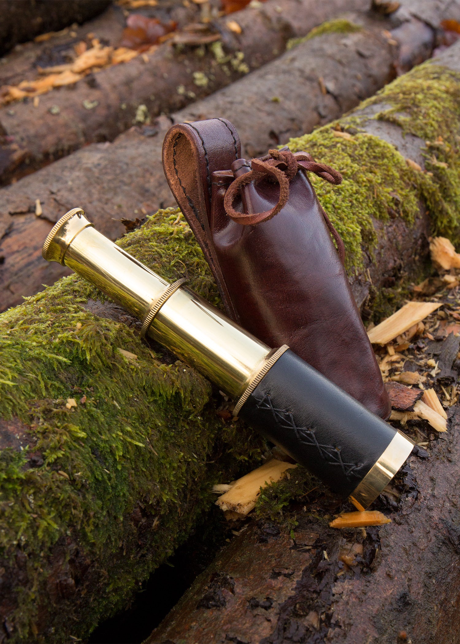 Imagen única de: Telescopio Con Funda De Cuero.