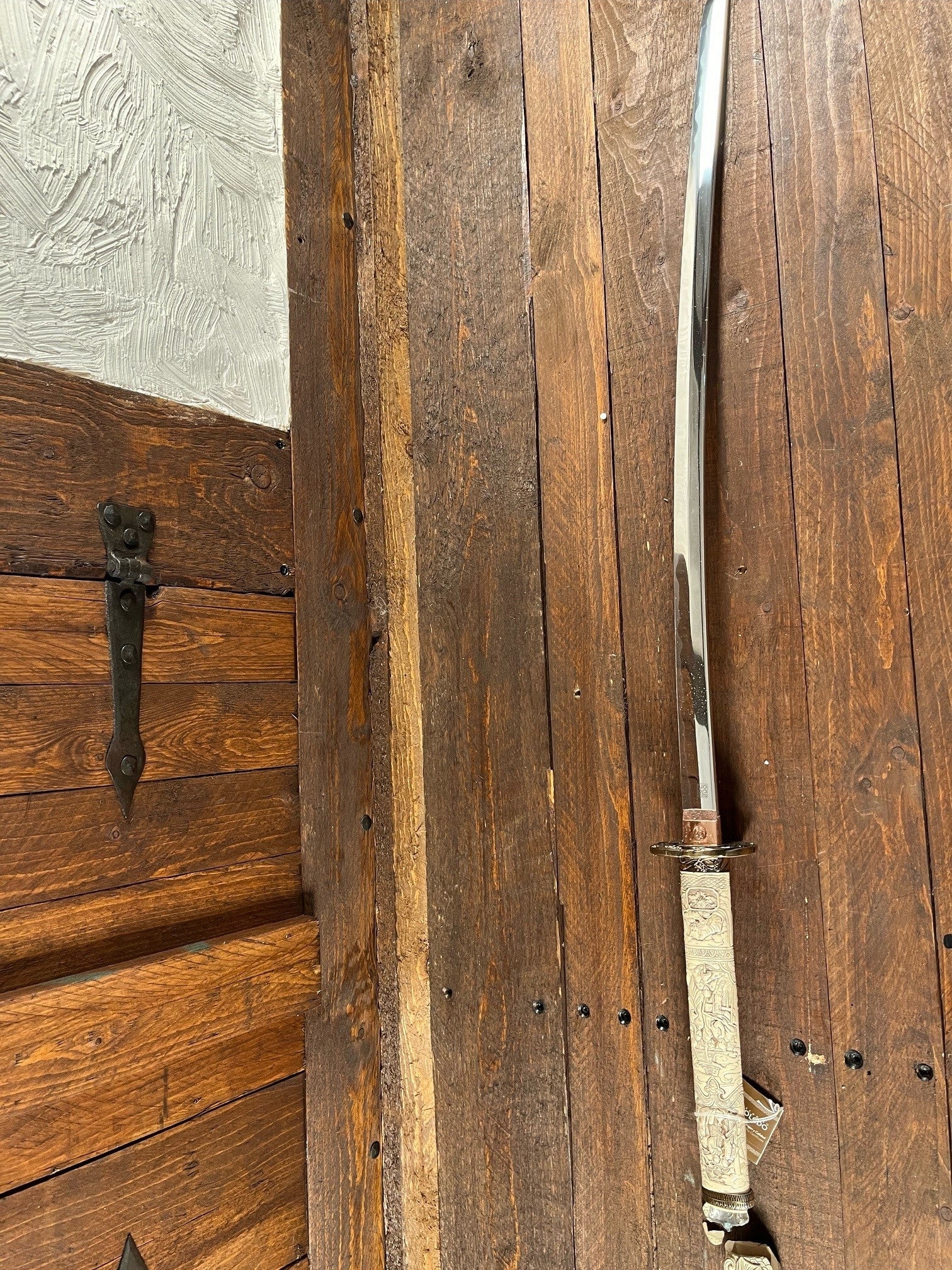 Imagen única de: Katana Inmortal Con Mango Aspecto Marfil, Con Ligeros Defectos