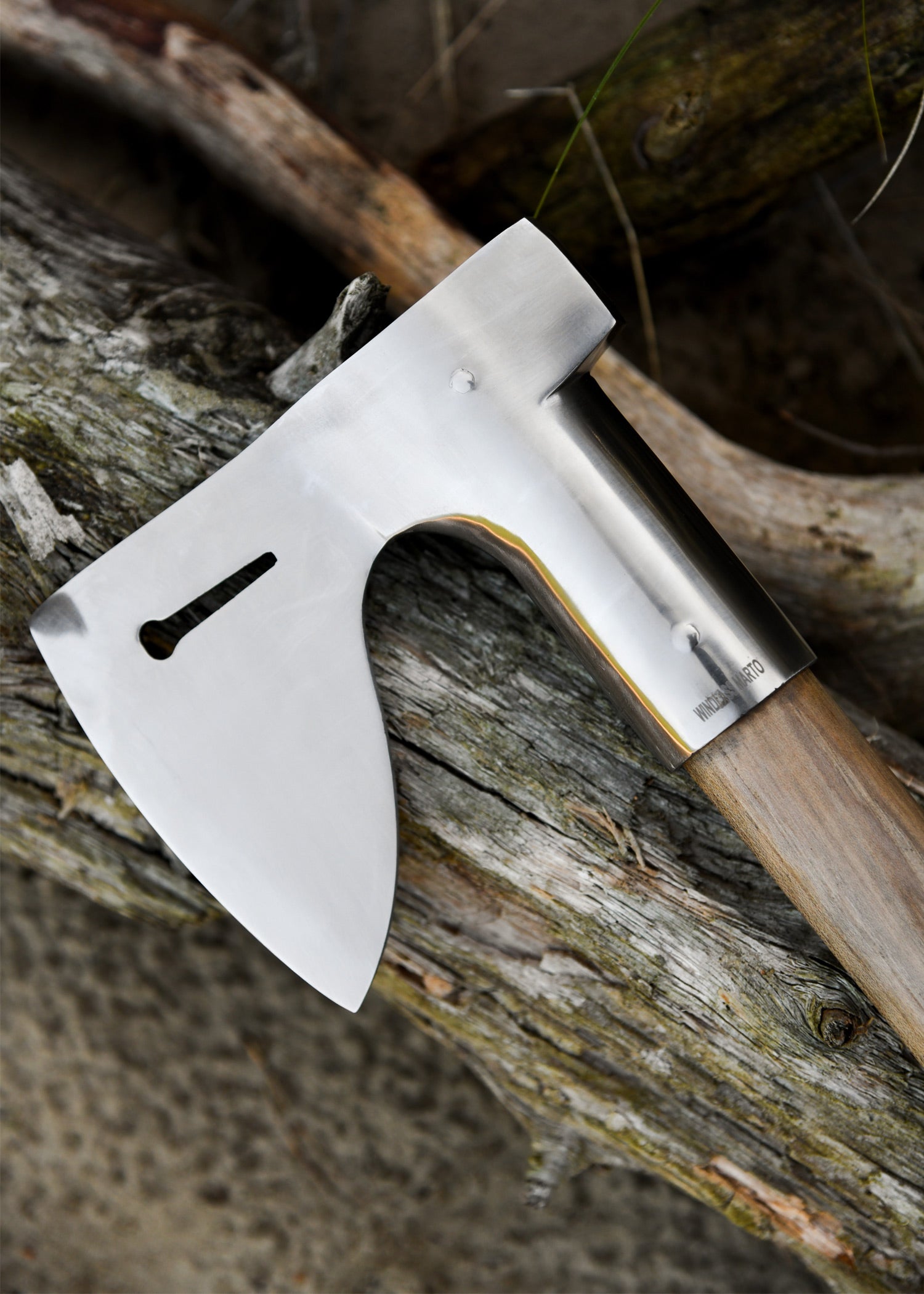 Imagen única de: Hacha De Los Arqueros, Windlass