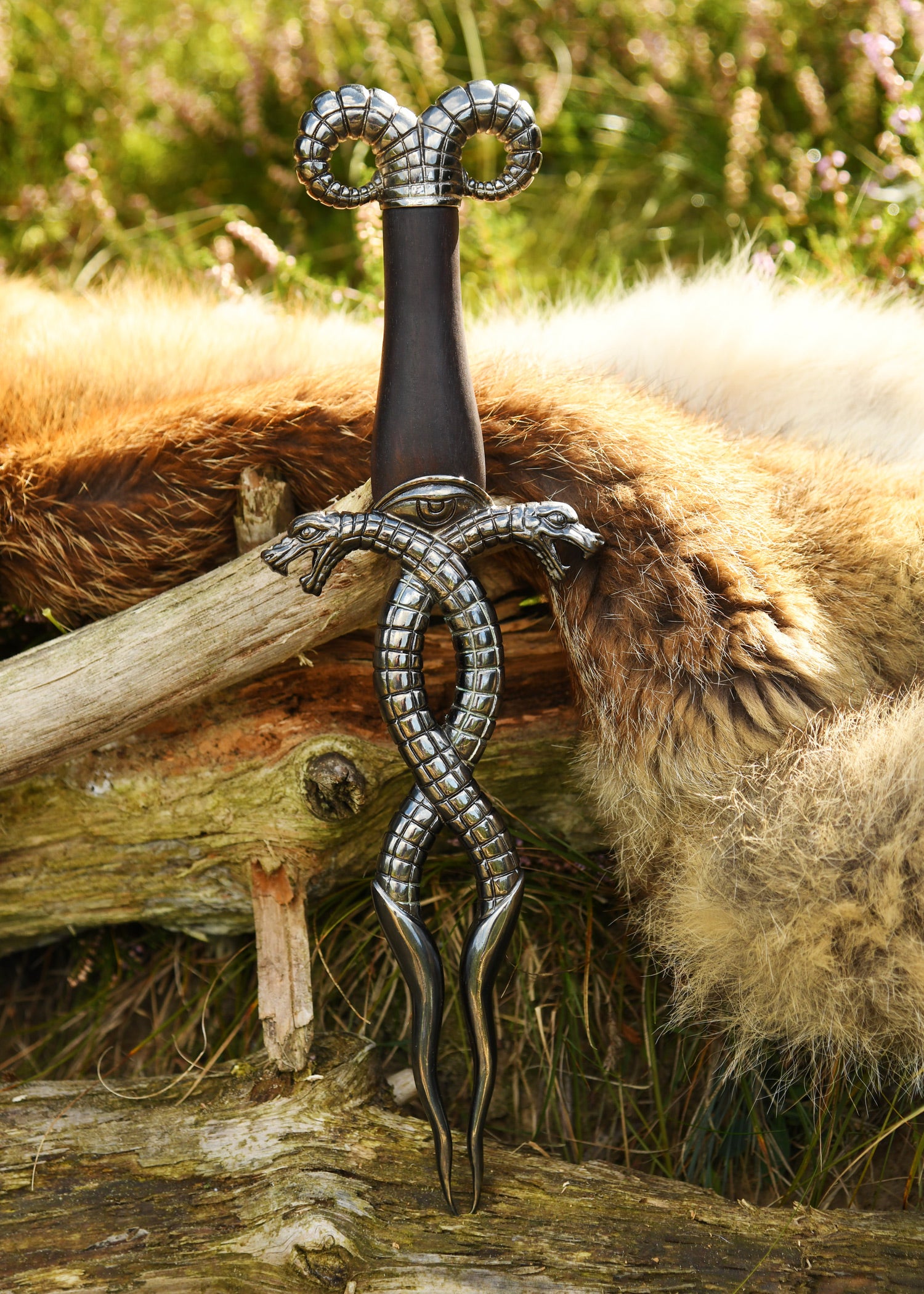 Imagen única de: Thulsa Doom Daga, Windlass