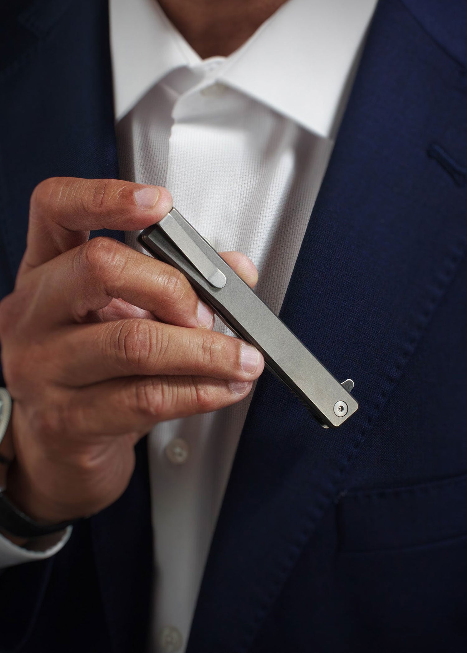 Imagen única de: Navaja De Bolsillo Solstice, Titanio, Acabado Satinado, Ocaso Cuchillos