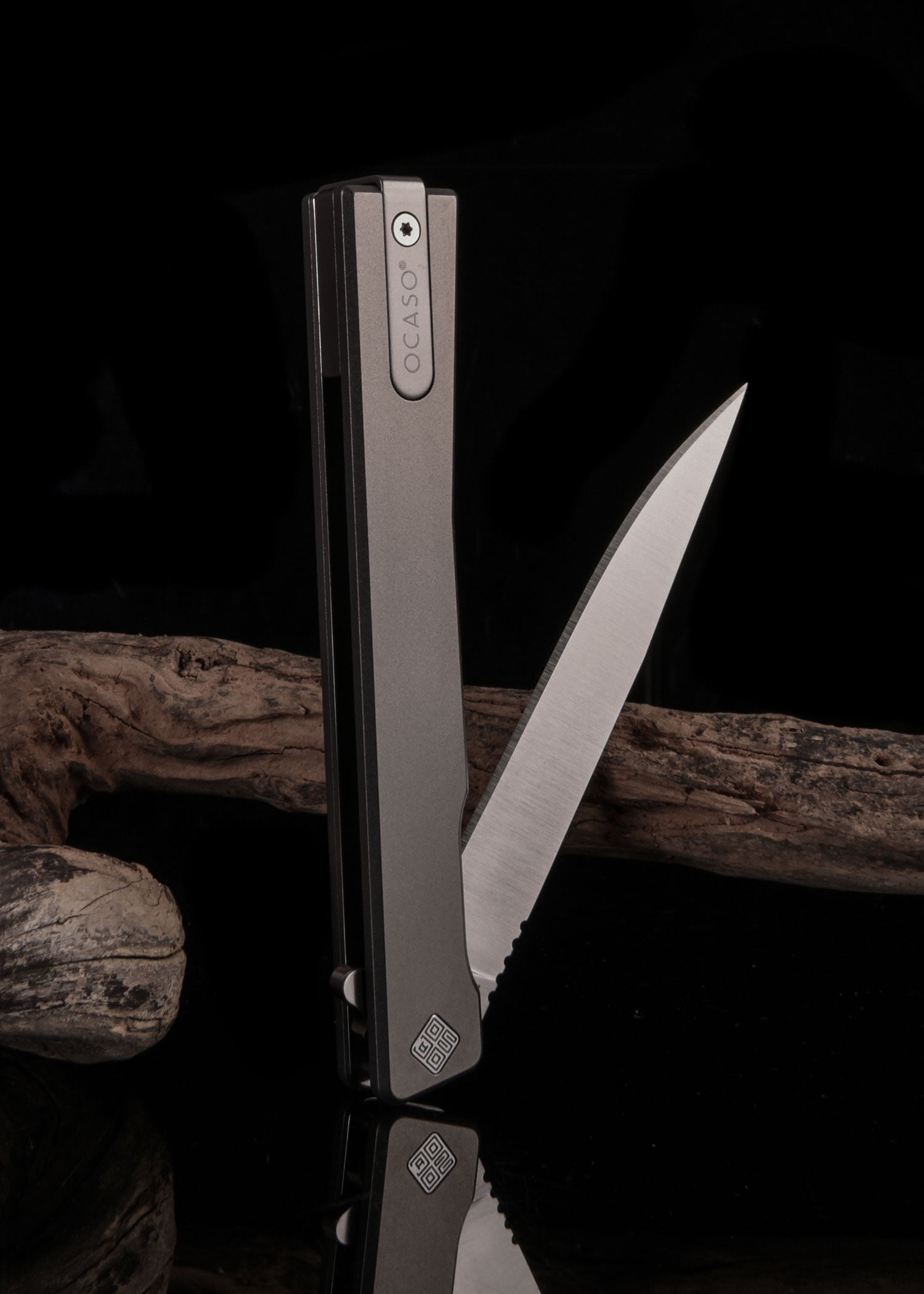 Imagen única de: Navaja De Bolsillo Solstice, Titanio, Acabado Satinado, Ocaso Cuchillos