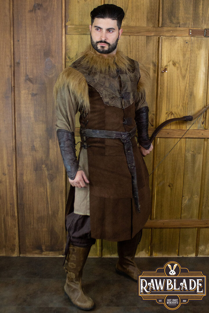 Imagen única de: Jubón De Cuero De Halcón