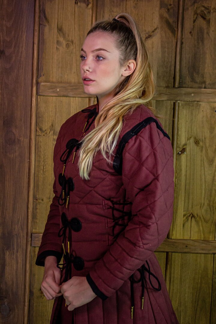 Imagen única de: Morgause Gambeson Completo