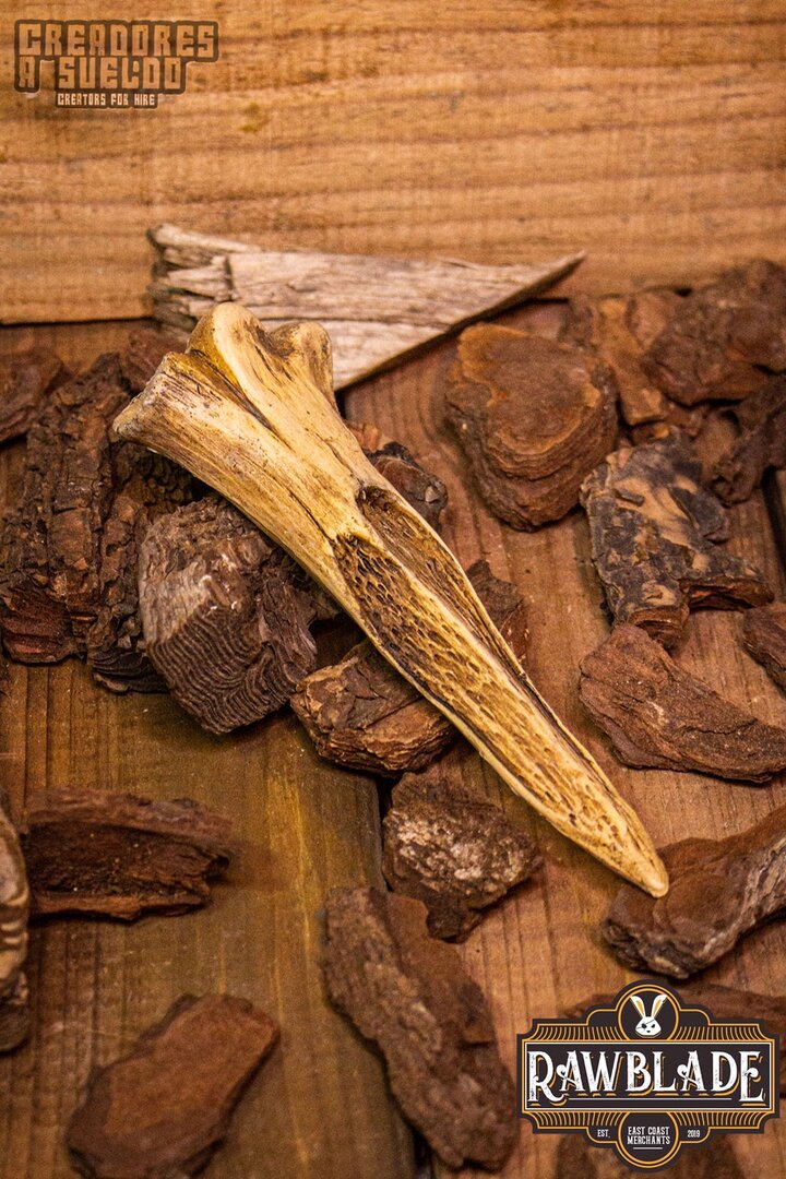 Imagen única de: Daga De Hueso Tribal