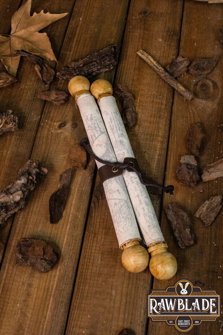 Imagen única de: Pergamino De Invocador Con Correa De Cuero