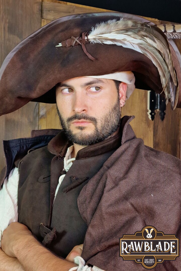 Imagen única de: Sombrero De Capitán Teague Con Plumas