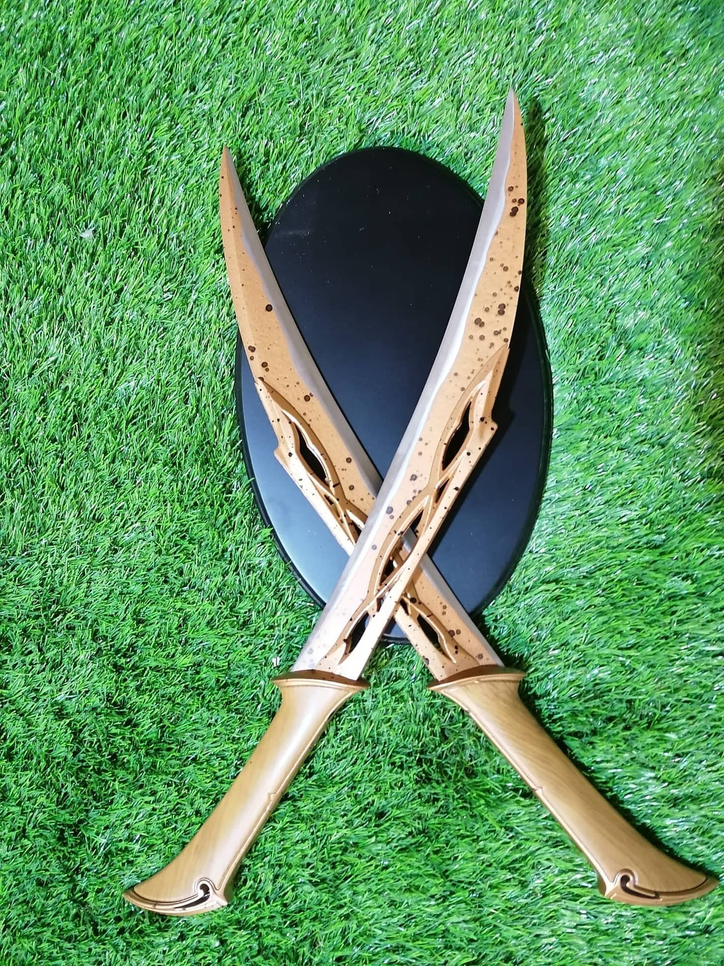 Imagen única de: Cuchillos de Tauriel - El Hobbit