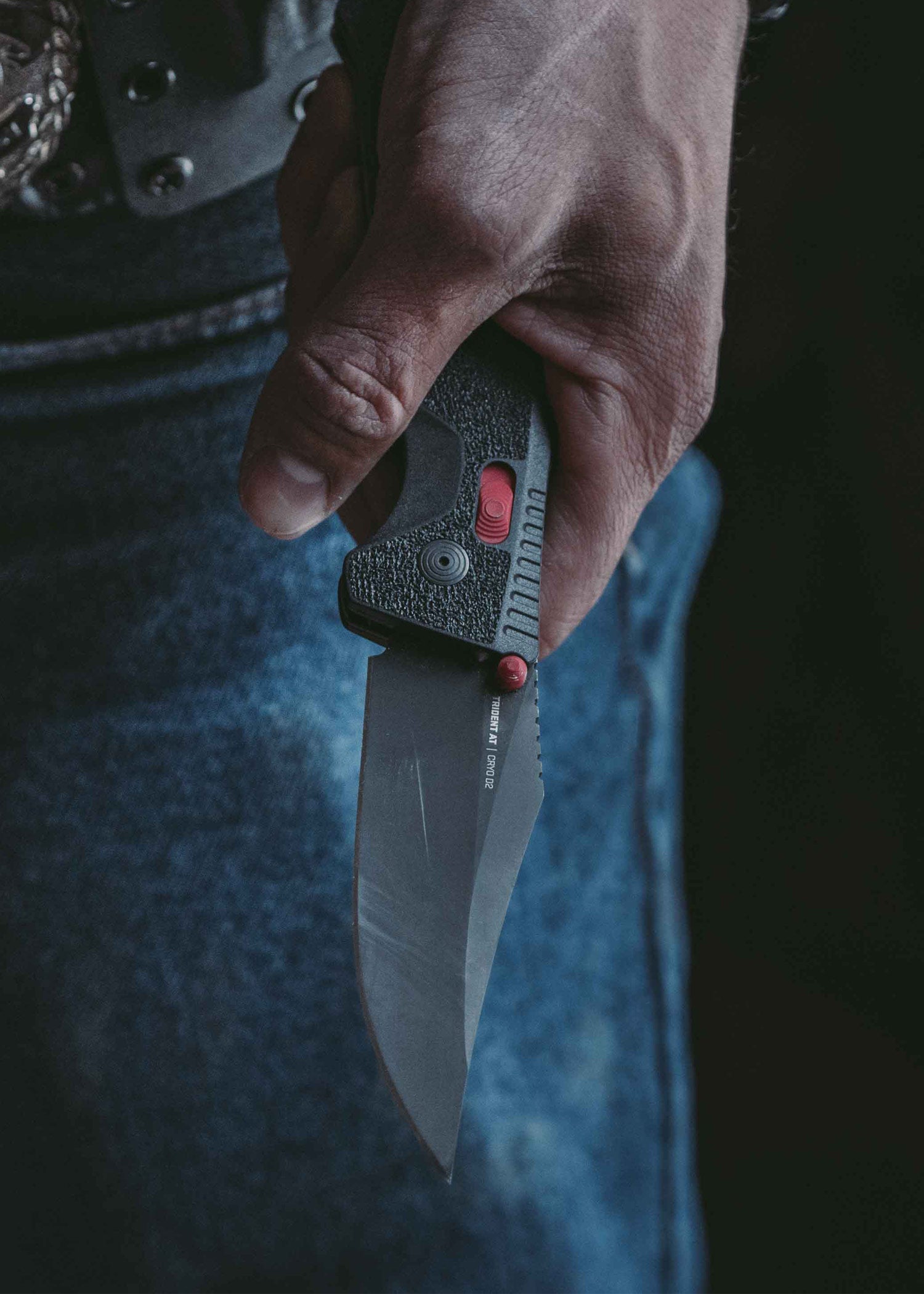 Imagen única de: Navaja Trident At - Negra Y Roja, Sog