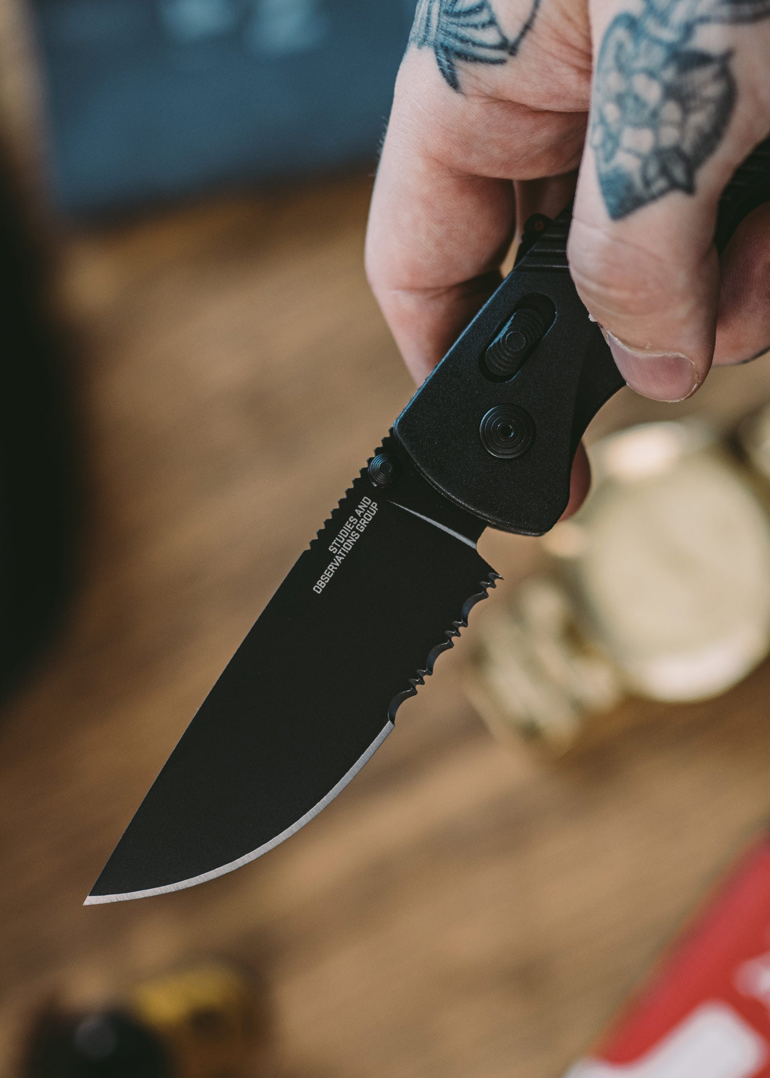 Imagen única de: Navaja Flash At - Blackout - Filo Dentado Parcial, Sog