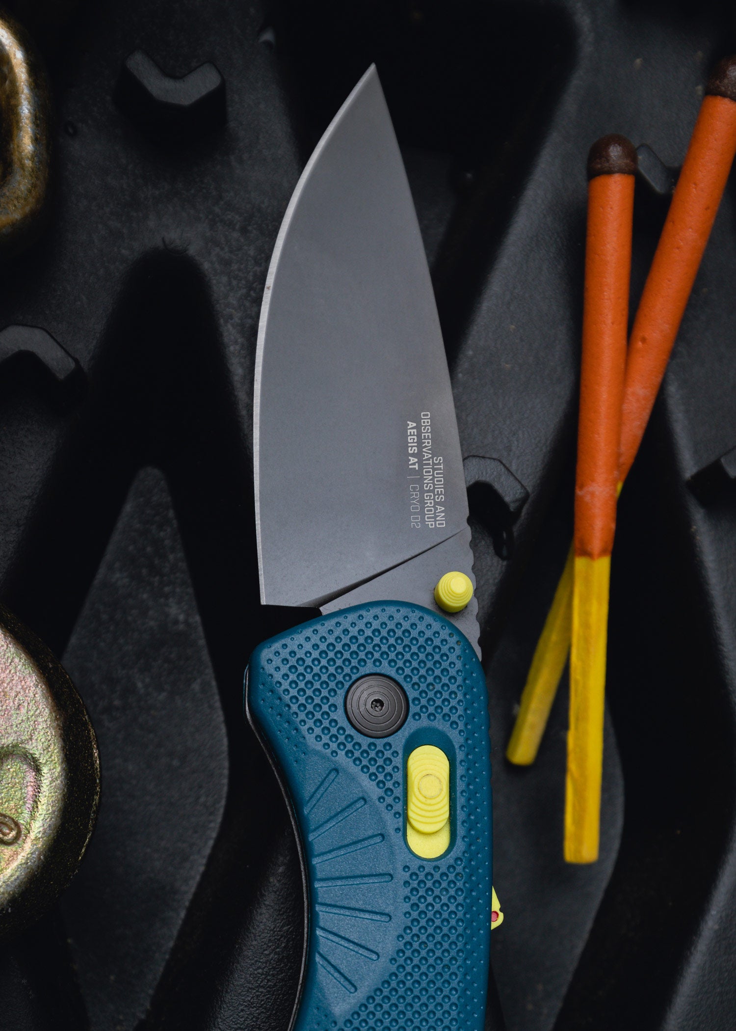 Imagen única de: Navaja Aegis At - Indigo & Acid, Sog