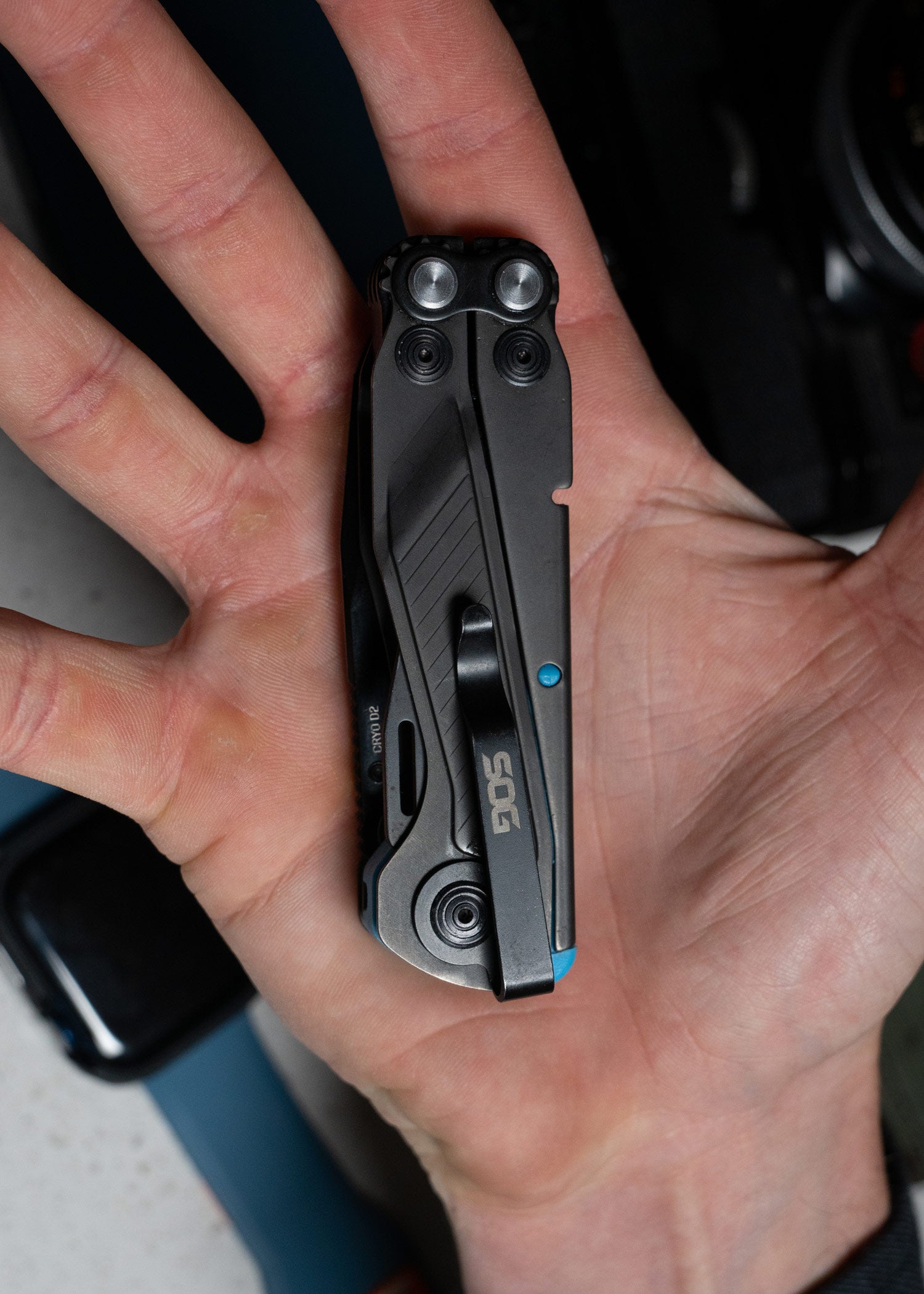 Imagen única de: Multiherramienta Flash Mt - Gris Urbano Y Cian, Sog