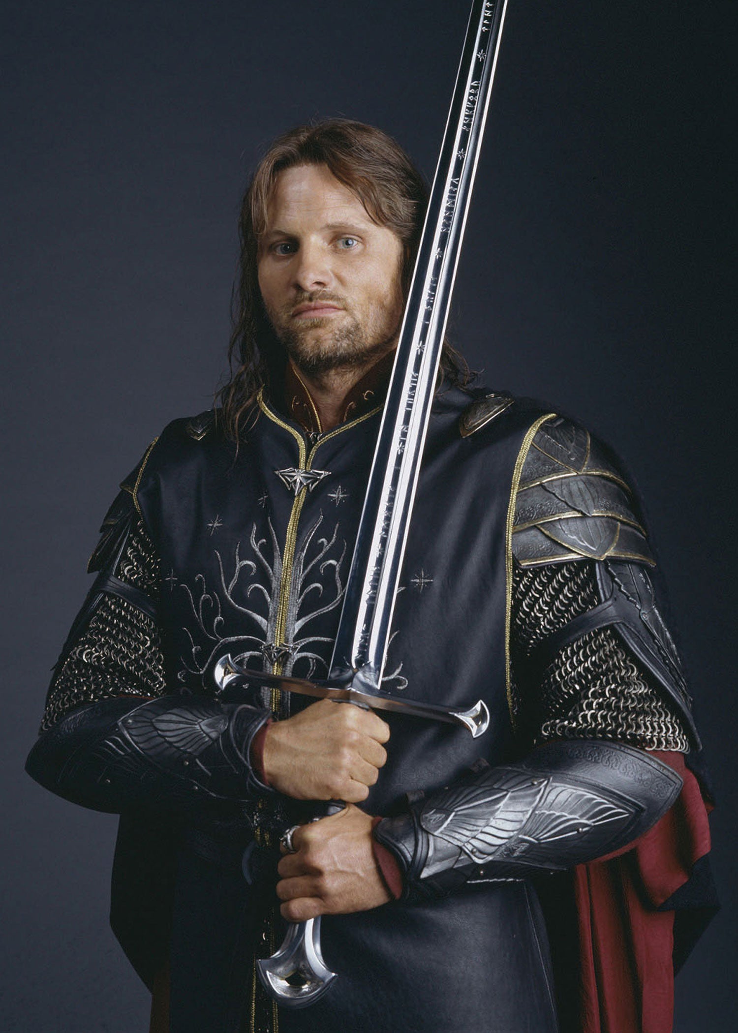 Imagen única de: El Señor De Los Anillos - Anduril, La Espada Del Rey Elessar