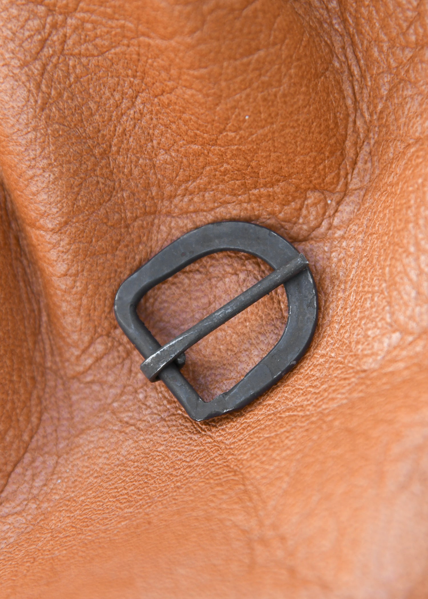 Imagen única de: Hebilla De Acero Forjada A Mano Para Cinturones De Aprox. 17 Mm De Ancho.