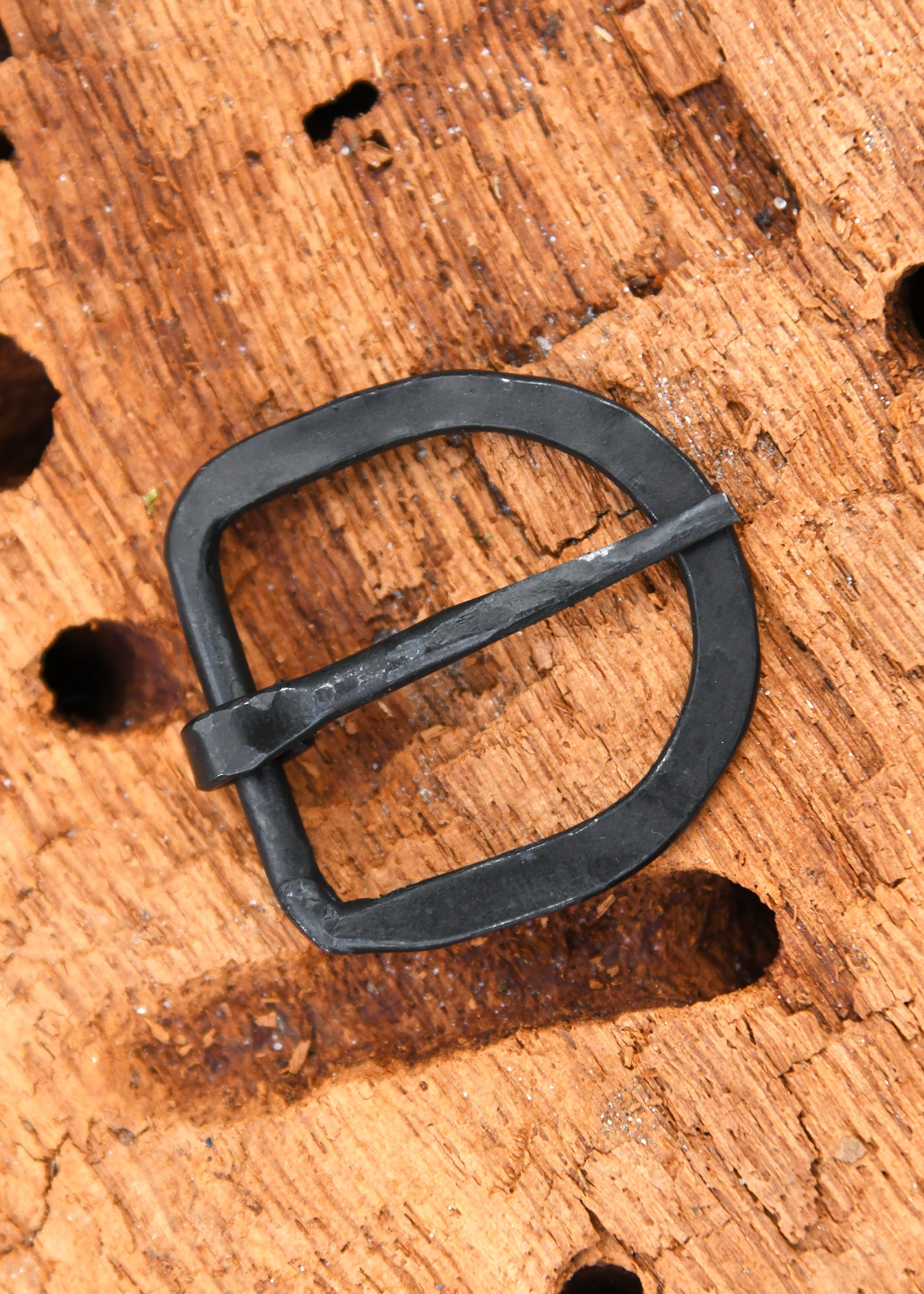 Imagen única de: Hebilla De Acero Forjada A Mano Para Cinturones De Aprox. 29 Mm De Ancho.