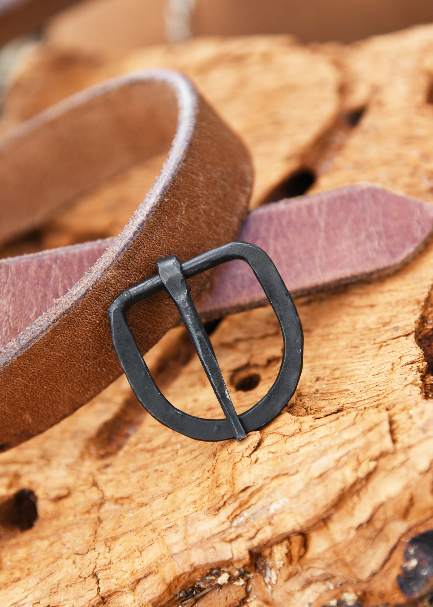 Imagen única de: Hebilla De Acero Forjada A Mano Para Cinturones De Aprox. 29 Mm De Ancho.