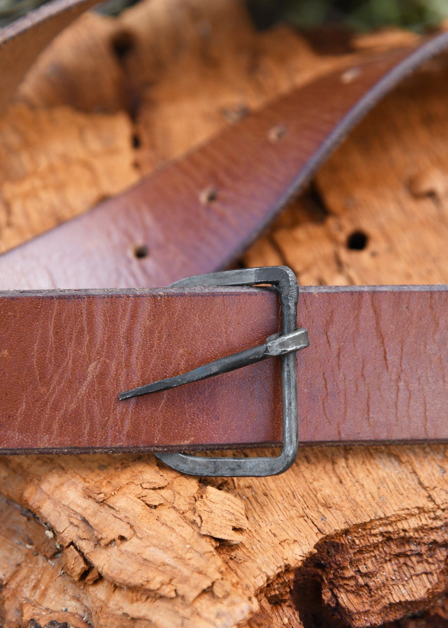 Imagen única de: Hebilla De Acero Forjada A Mano Para Cinturones De Aprox. 39 Mm De Ancho.