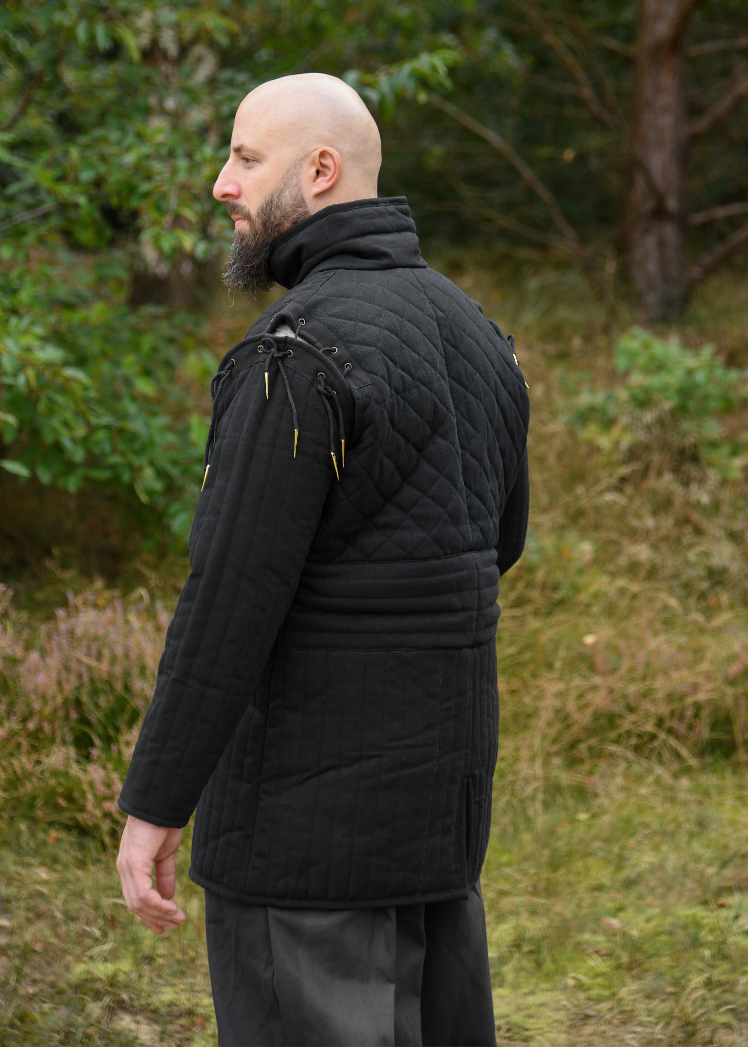 Imagen única de: Gambesón Largo Con Hebillas Y Mangas Desmontables, Negro