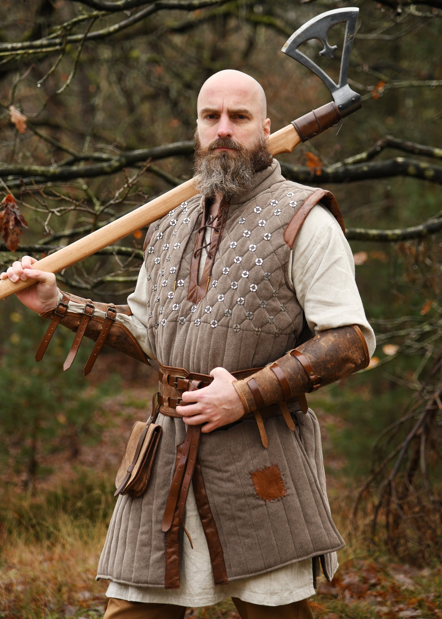 Imagen única de: Gambesón Sin Mangas Con Detalles Hechos A Mano, Marrón