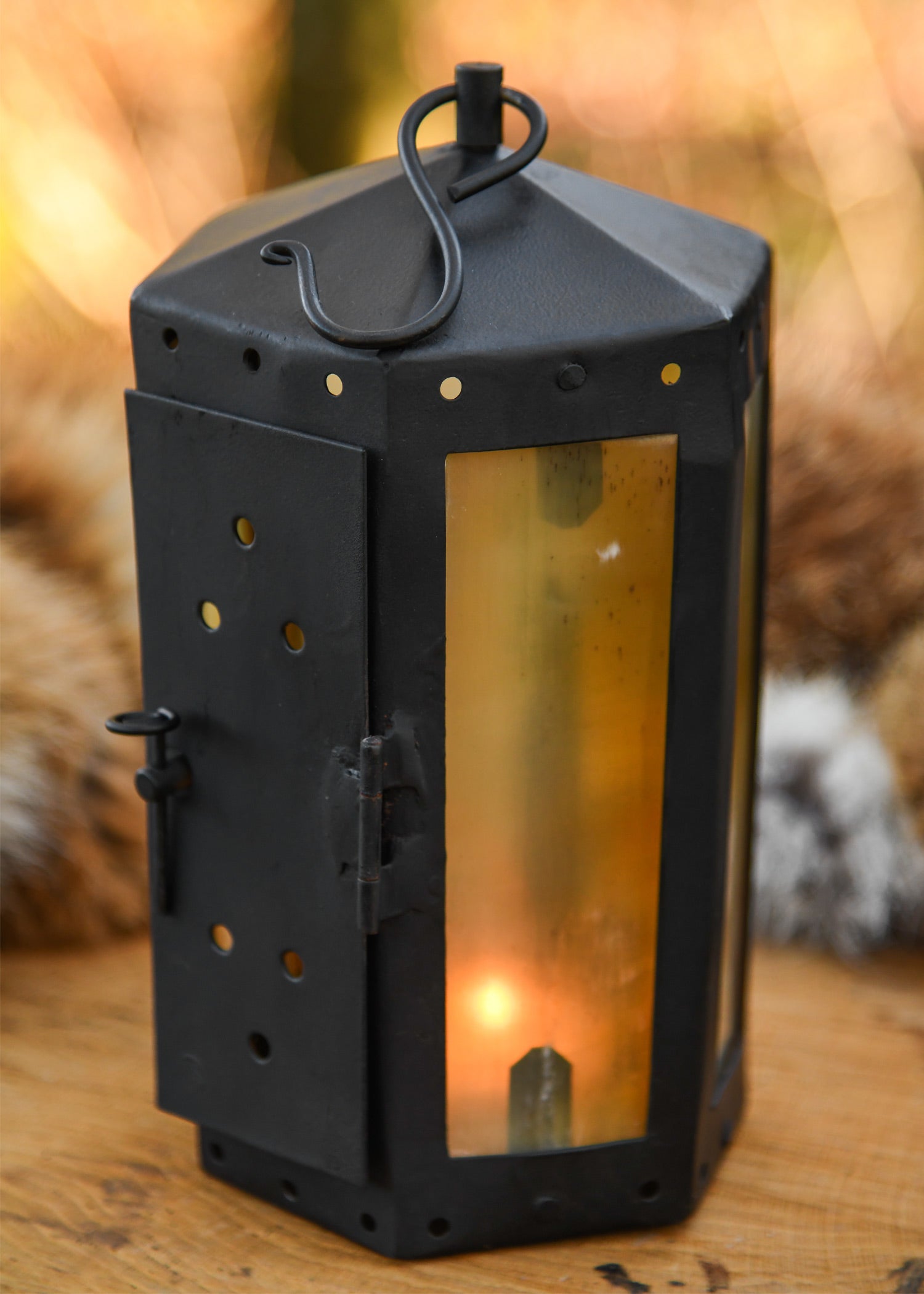 Imagen única de: Linterna Con Ventanas De Cuerno, Hexagonal, Hecha A Mano