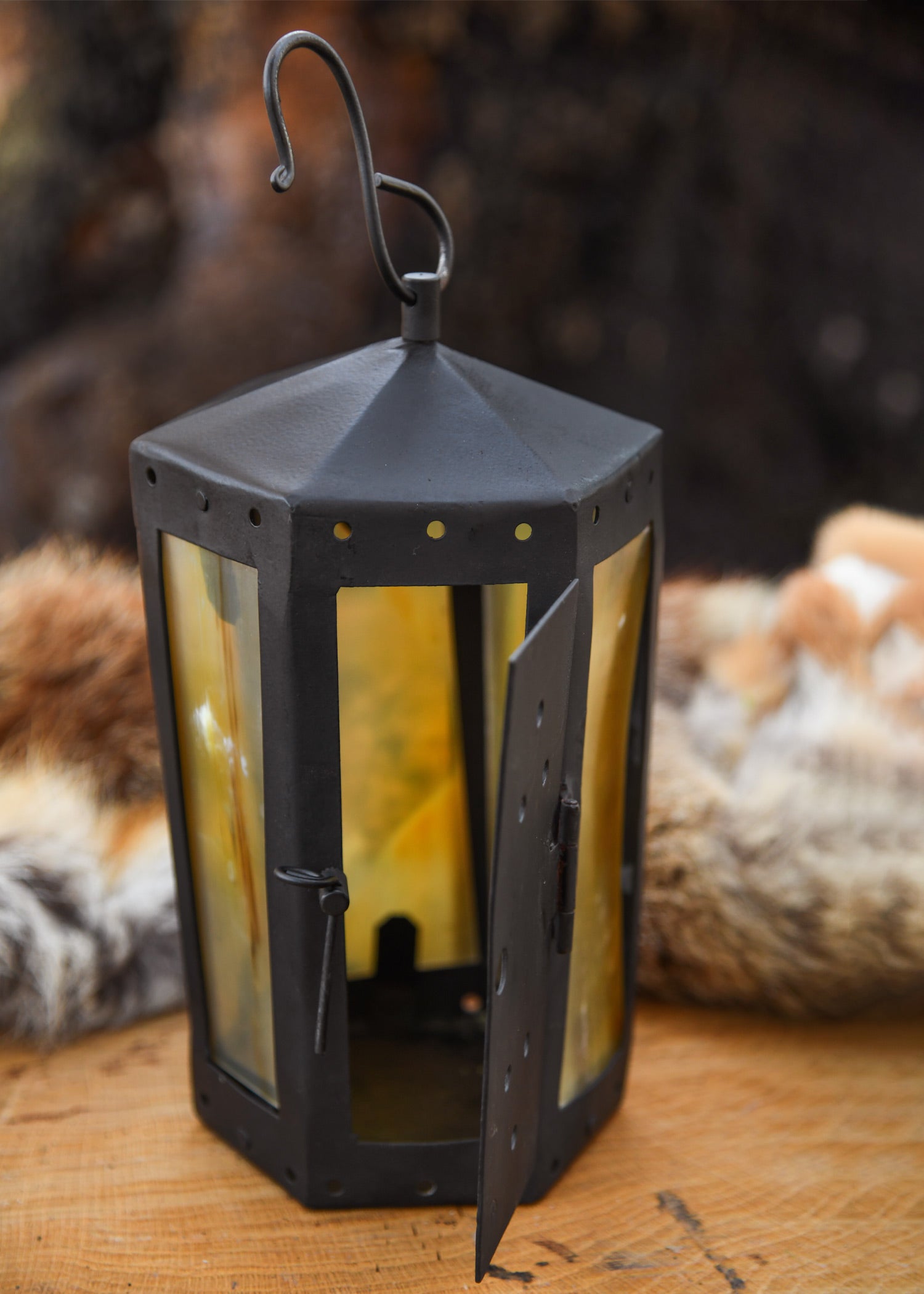 Imagen única de: Linterna Con Ventanas De Cuerno, Hexagonal, Hecha A Mano
